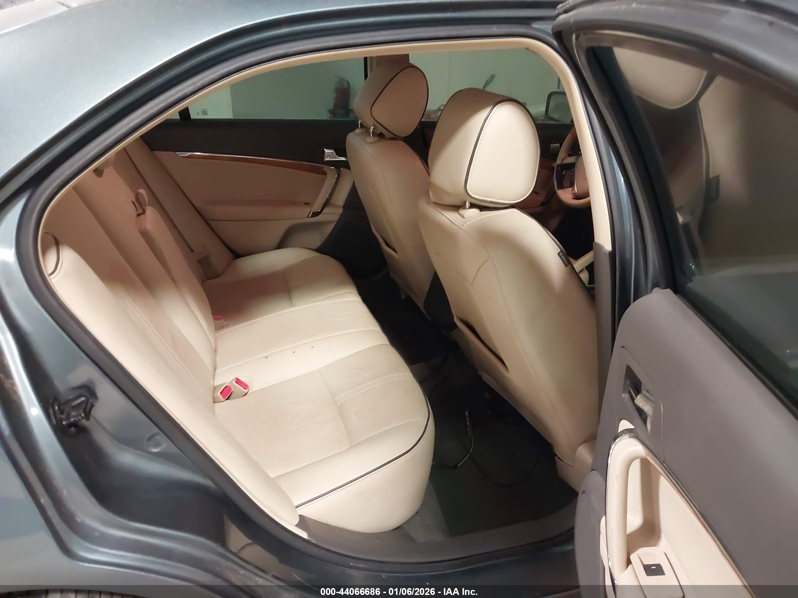 LINCOLN MKZ image 8
