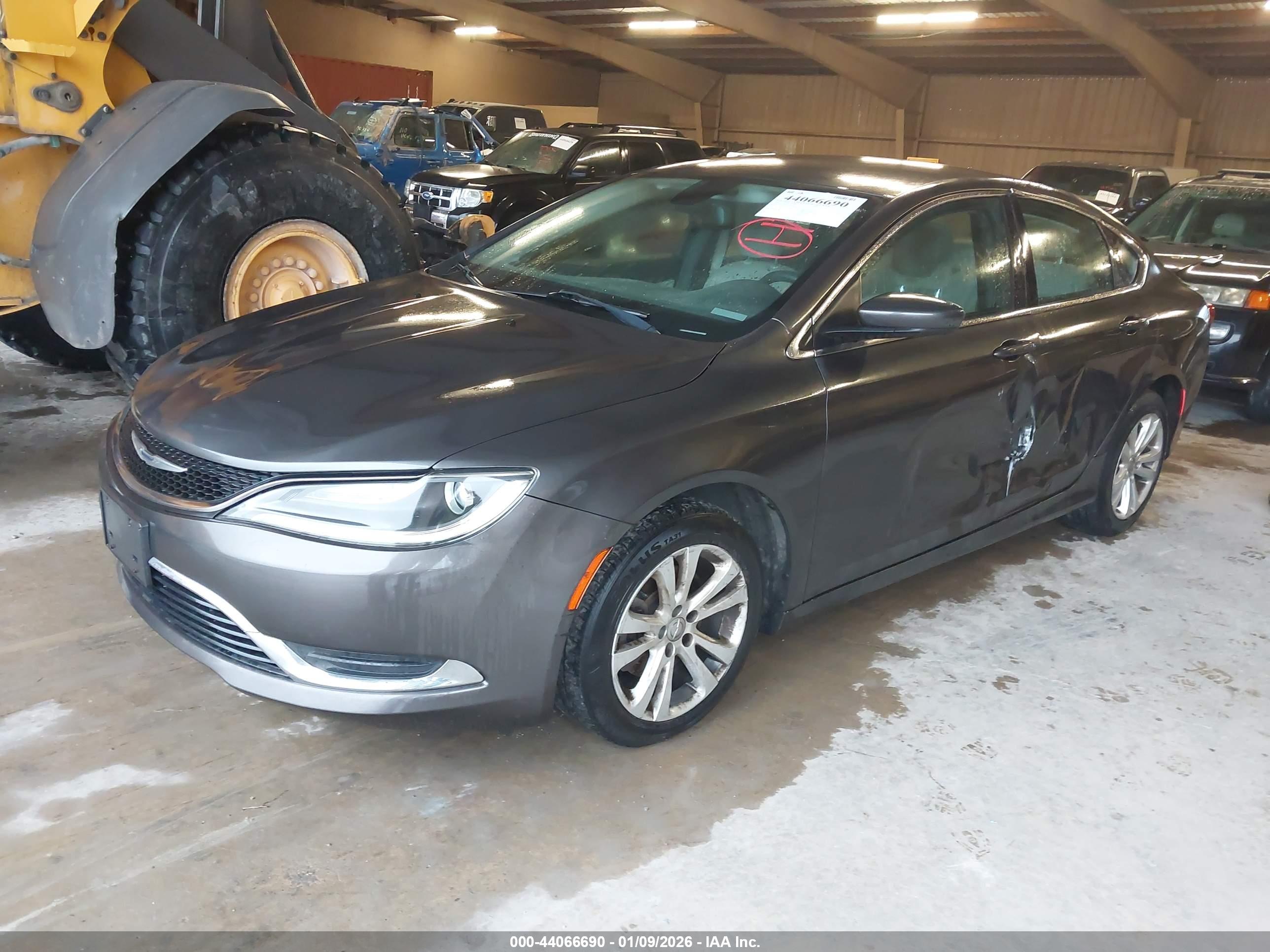 CHRYSLER 200 image 2