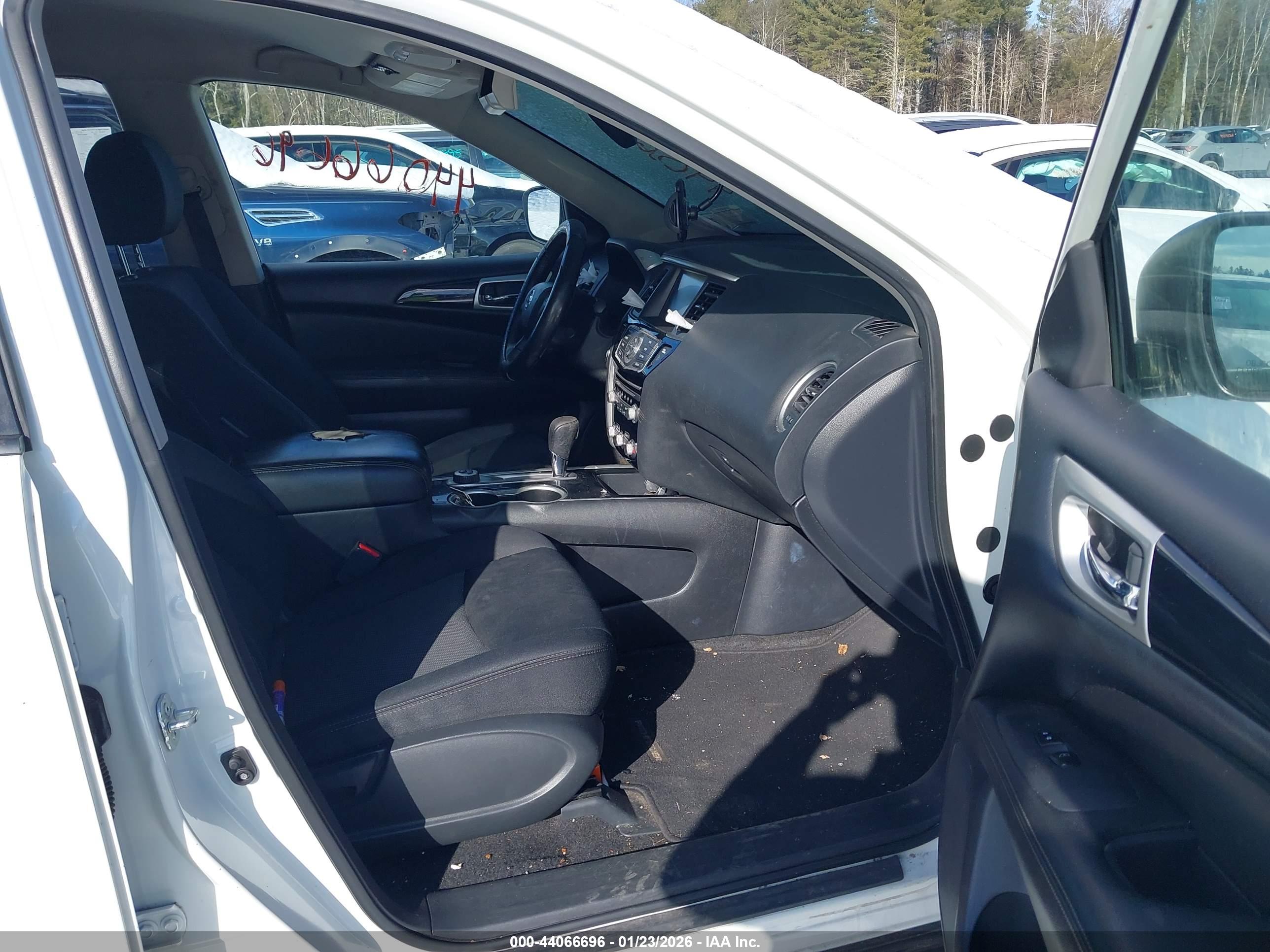 NISSAN PATHFINDER image 5