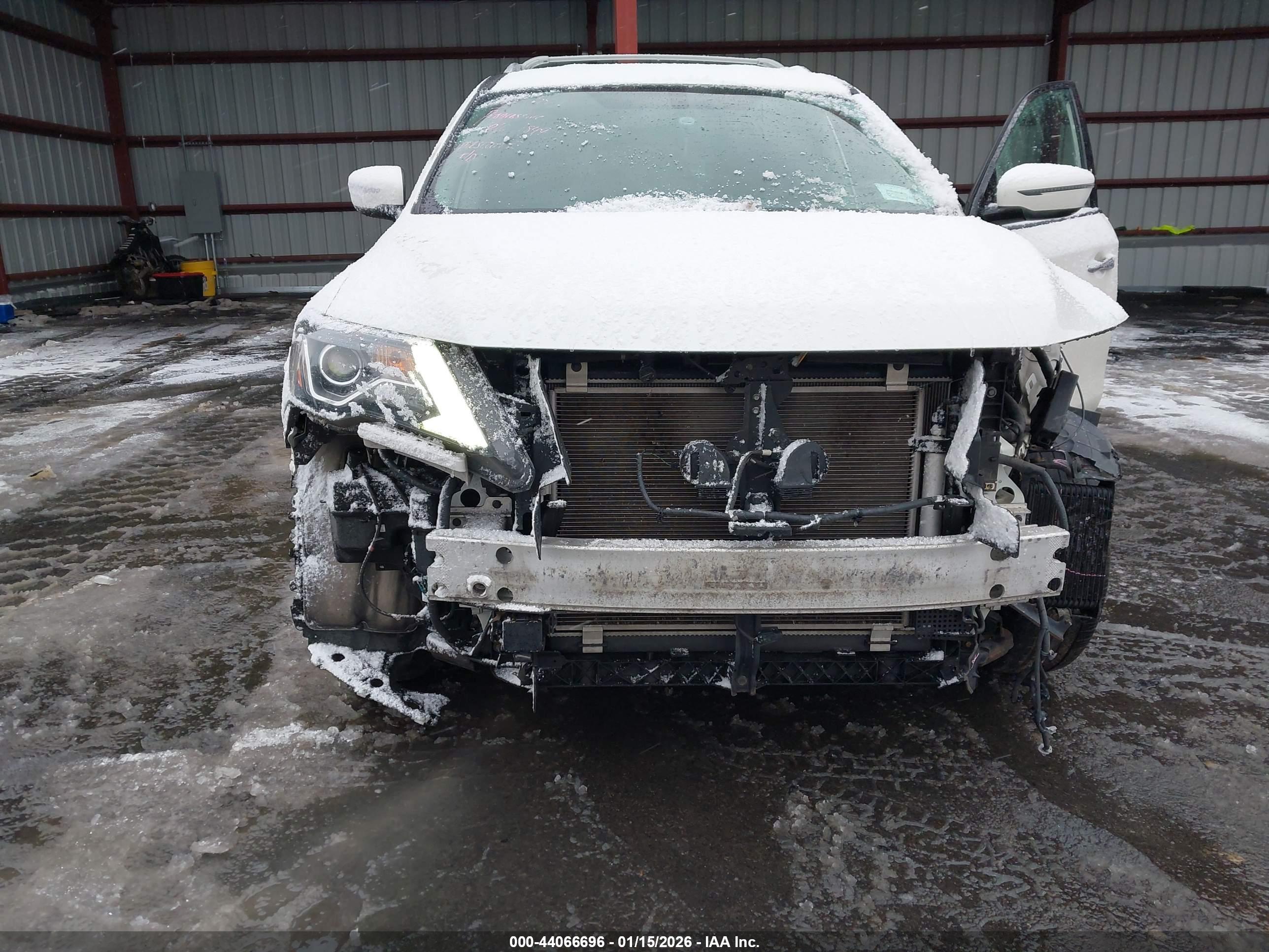 NISSAN PATHFINDER image 6