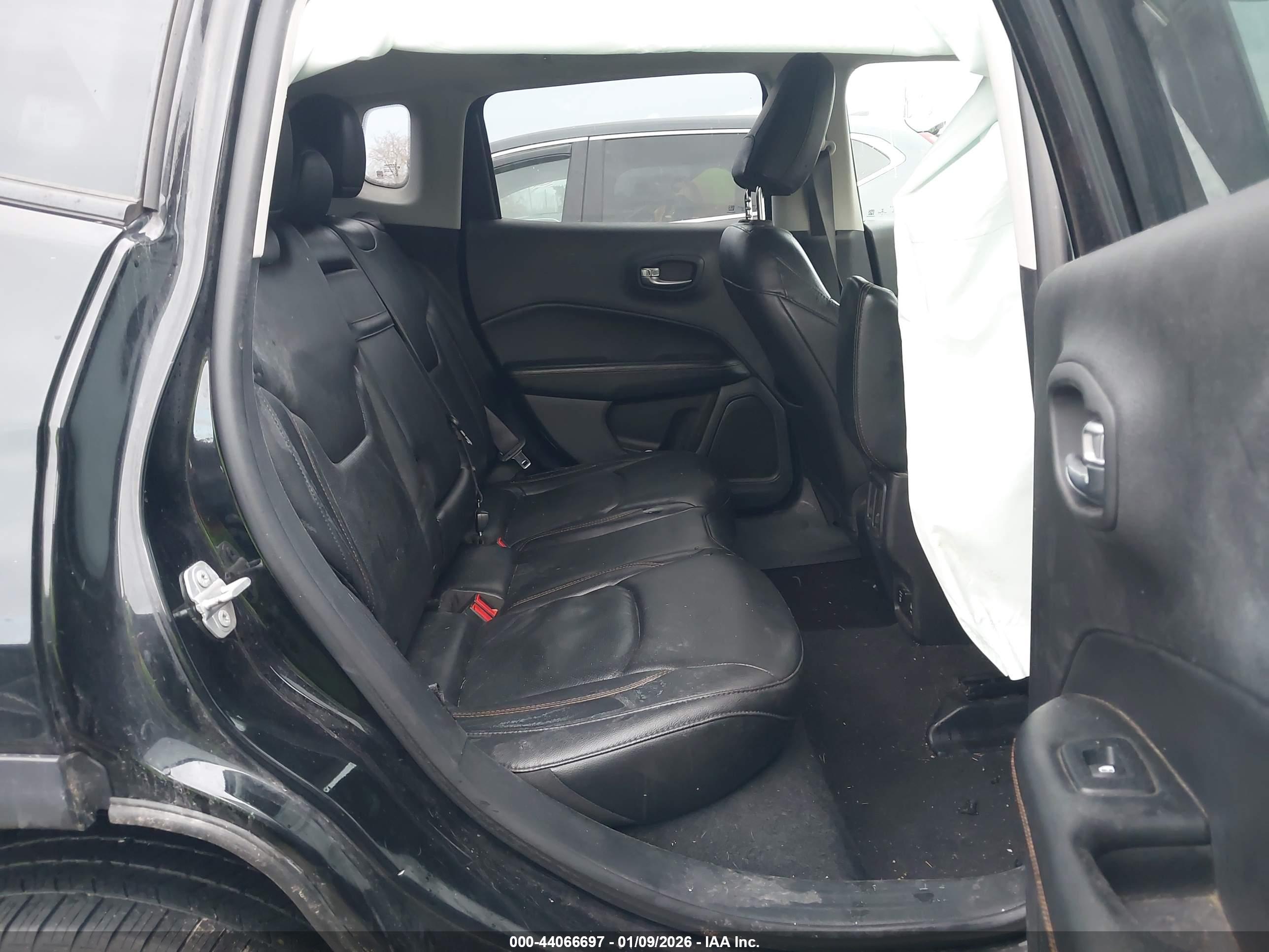 JEEP COMPASS image 8