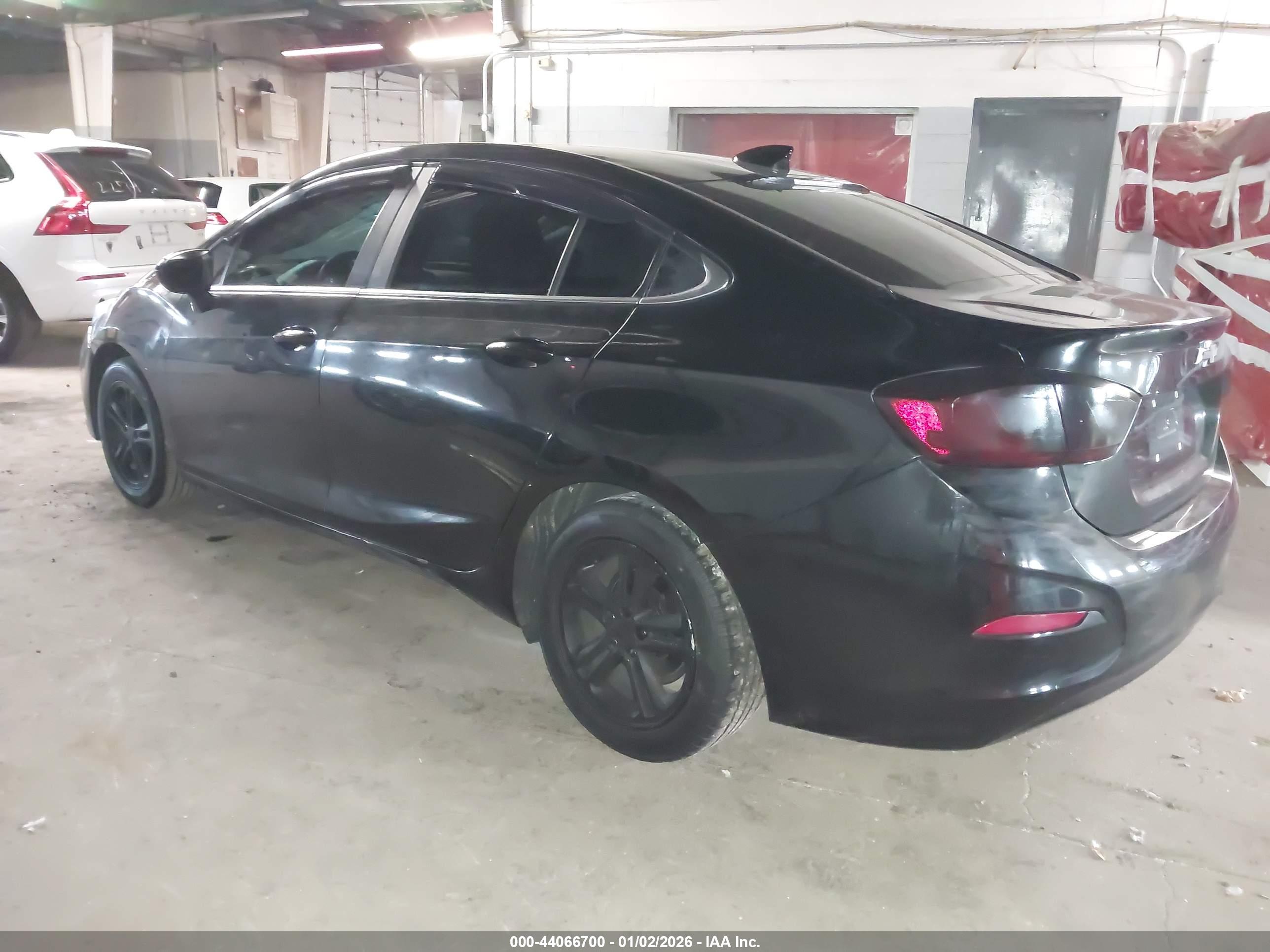 CHEVROLET CRUZE image 3