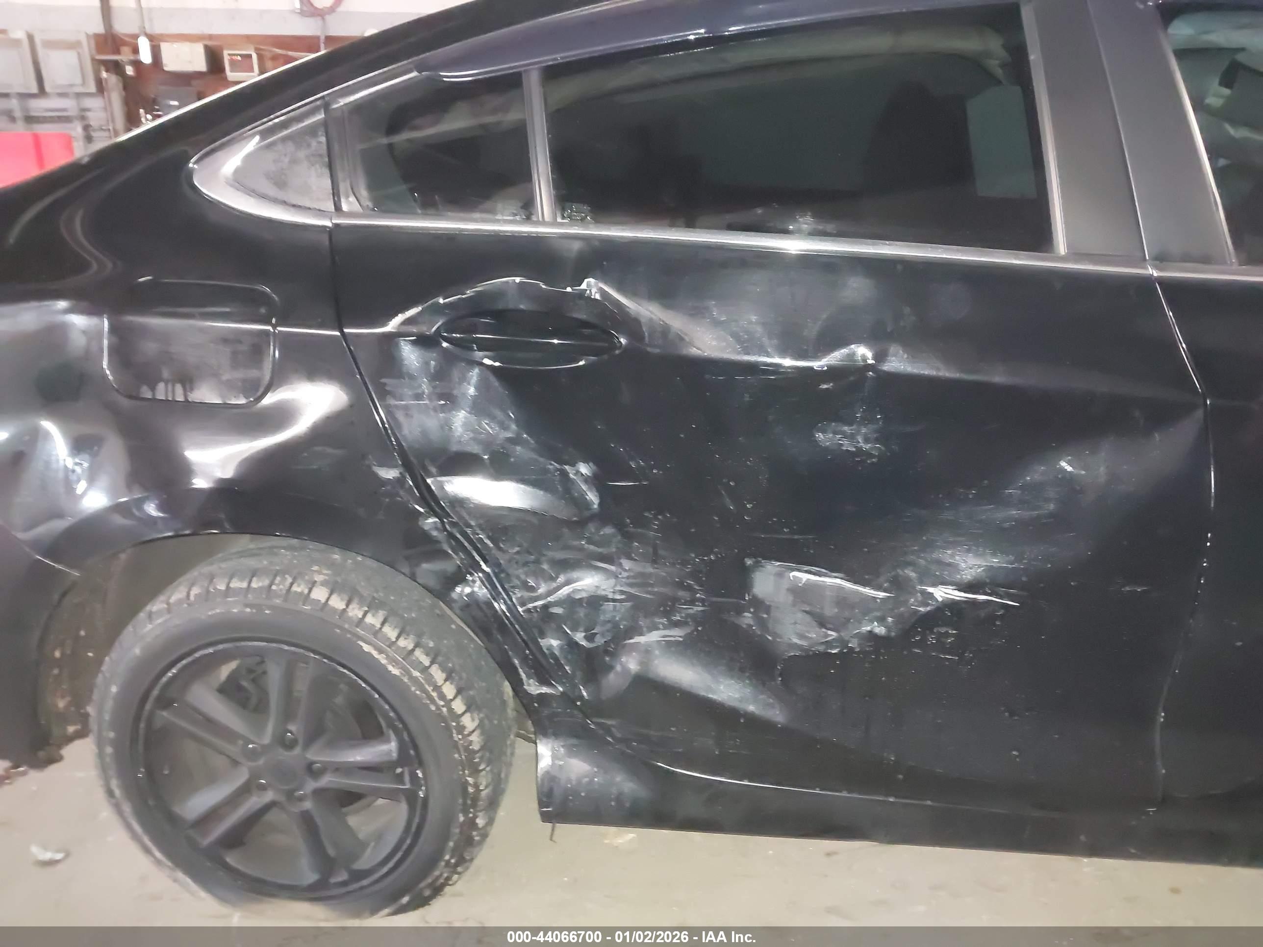 CHEVROLET CRUZE image 6
