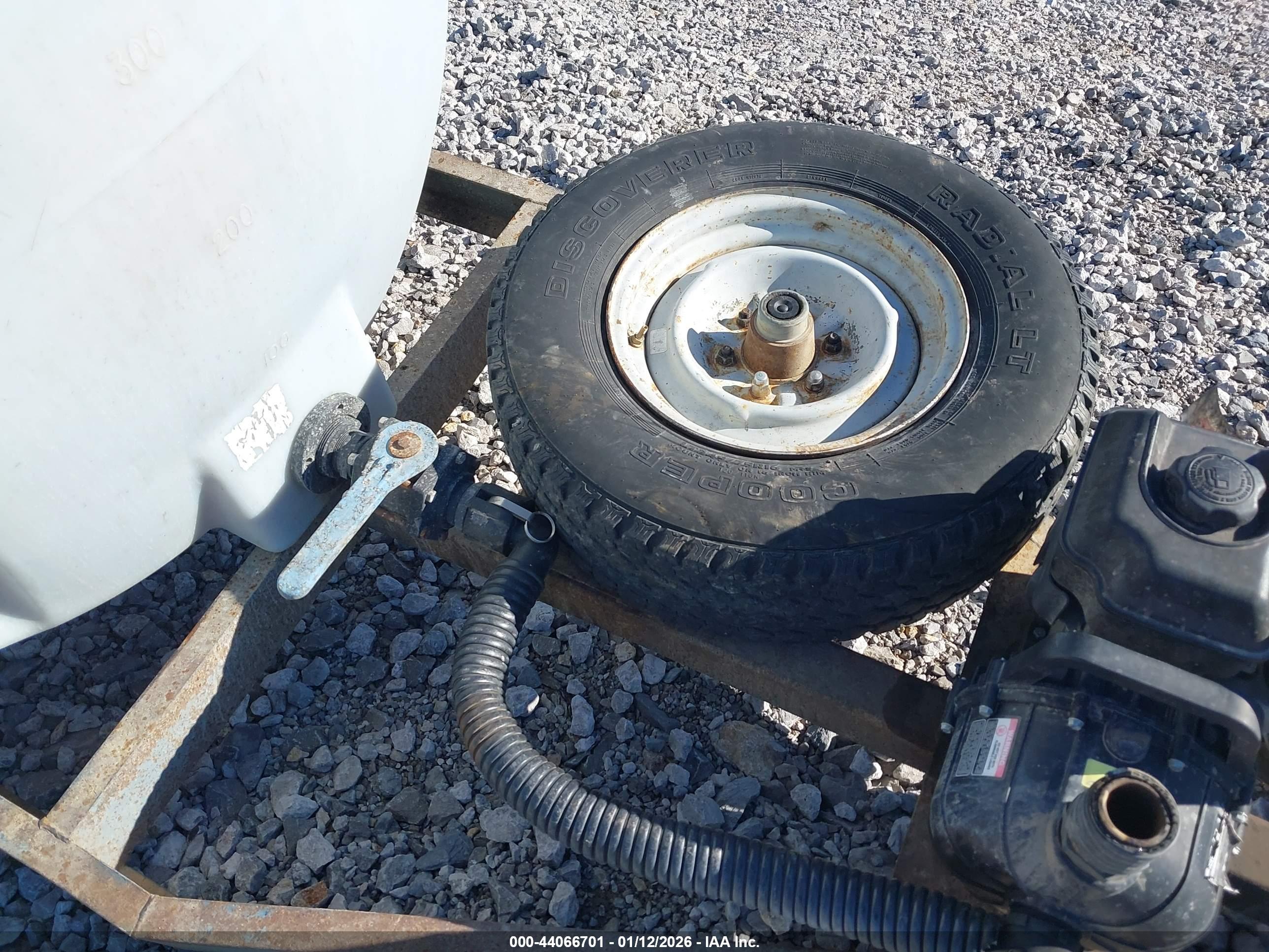 FEED TRAILER image 8