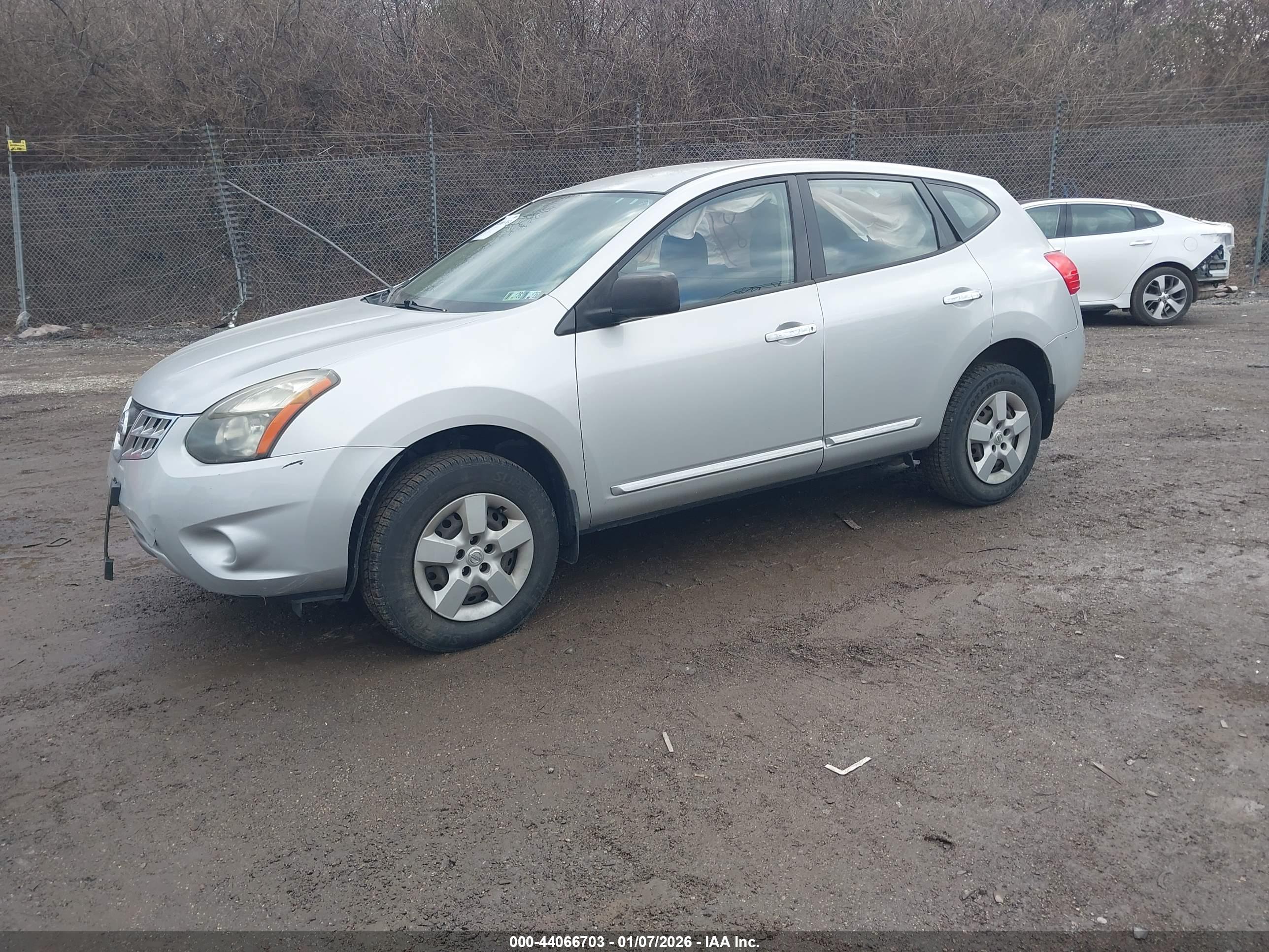 NISSAN ROGUE image 2