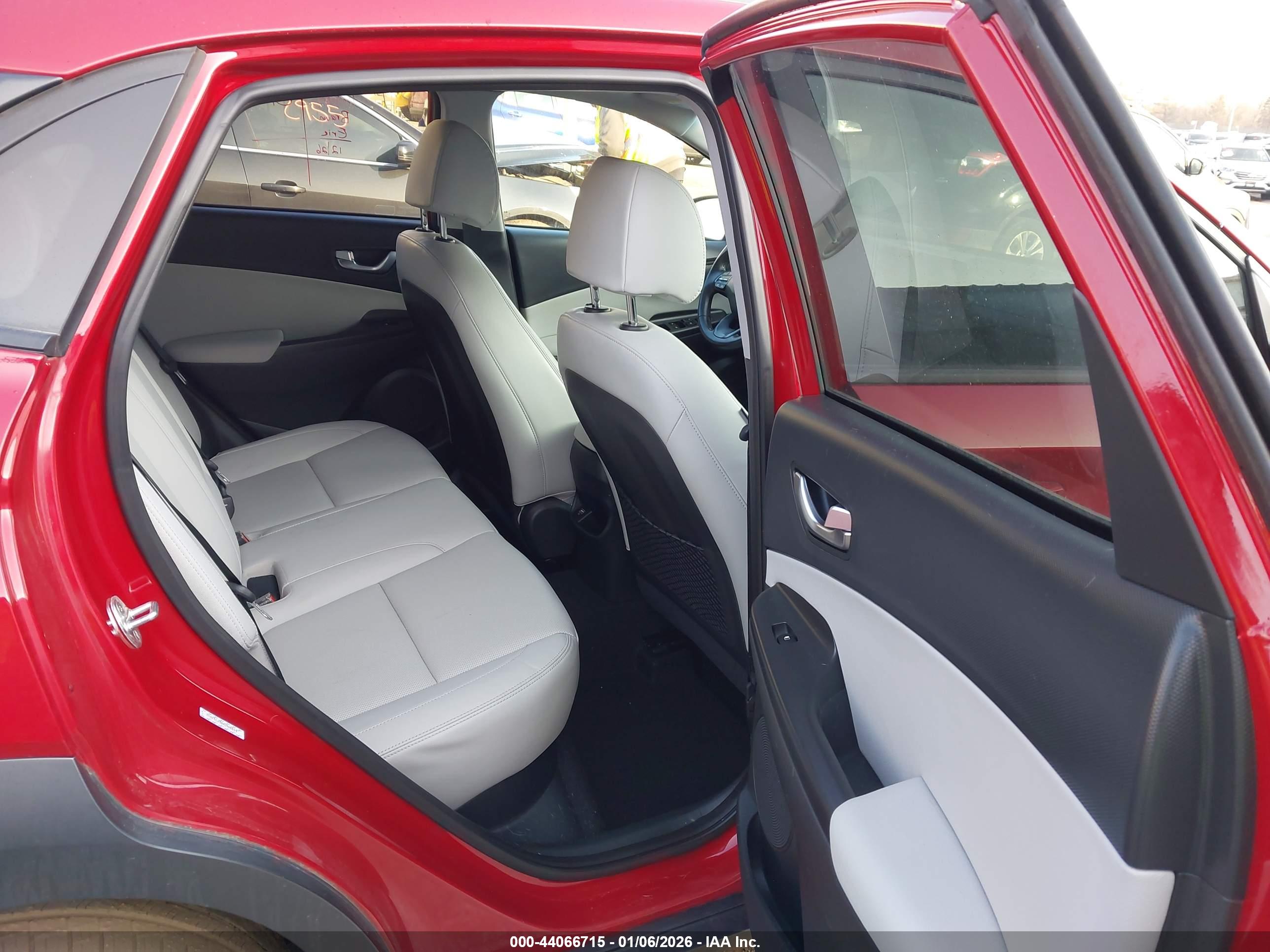 HYUNDAI KONA image 8