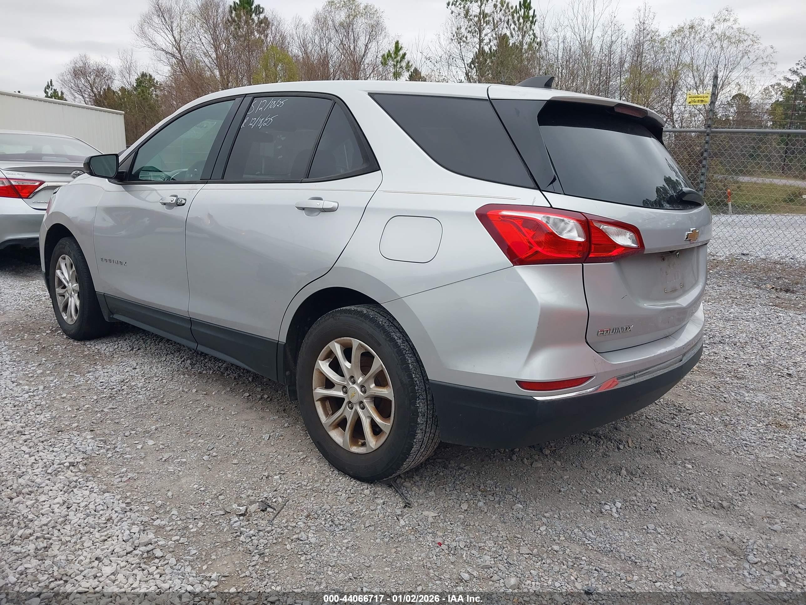 CHEVROLET EQUINOX image 3