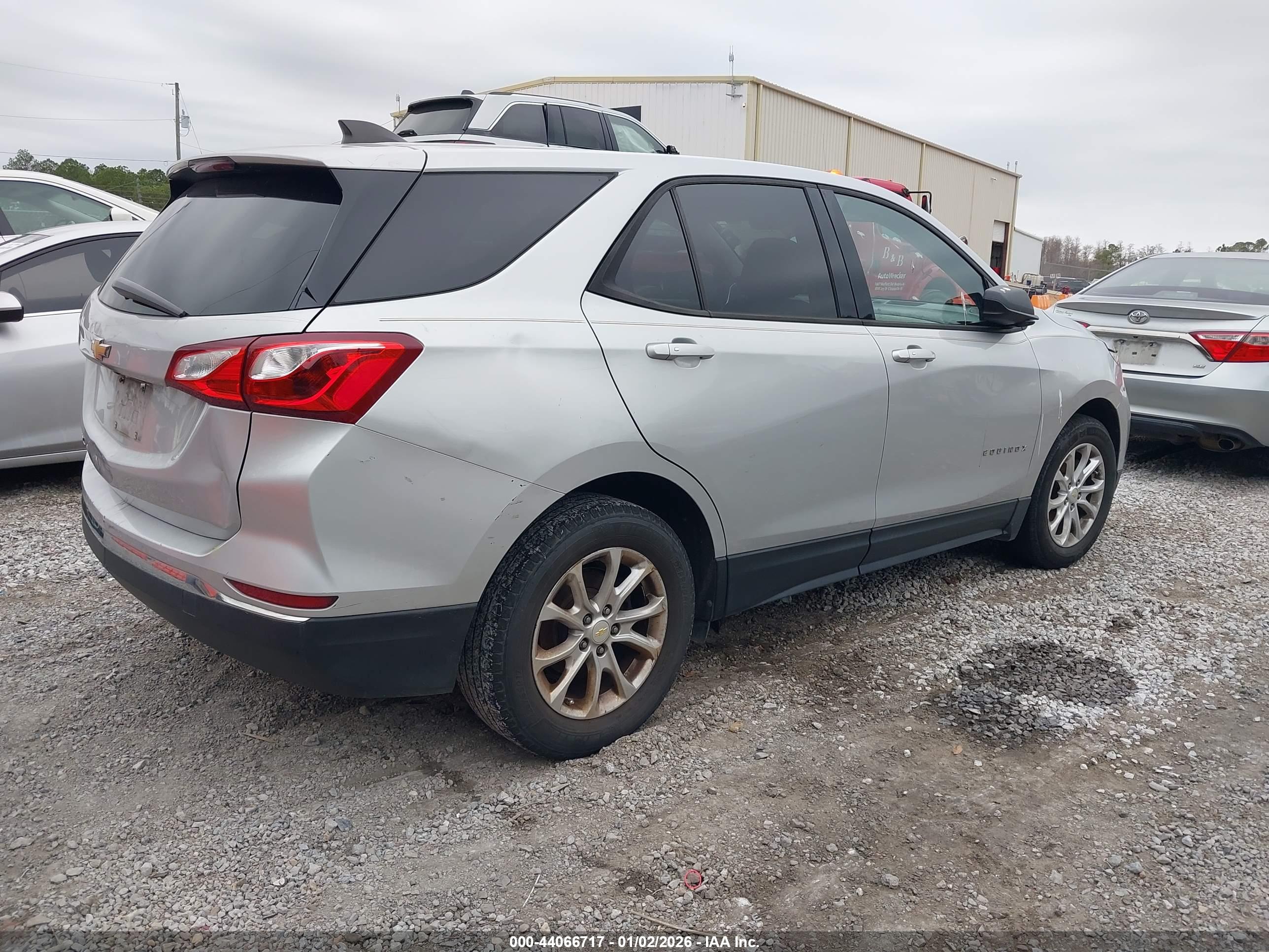 CHEVROLET EQUINOX image 4