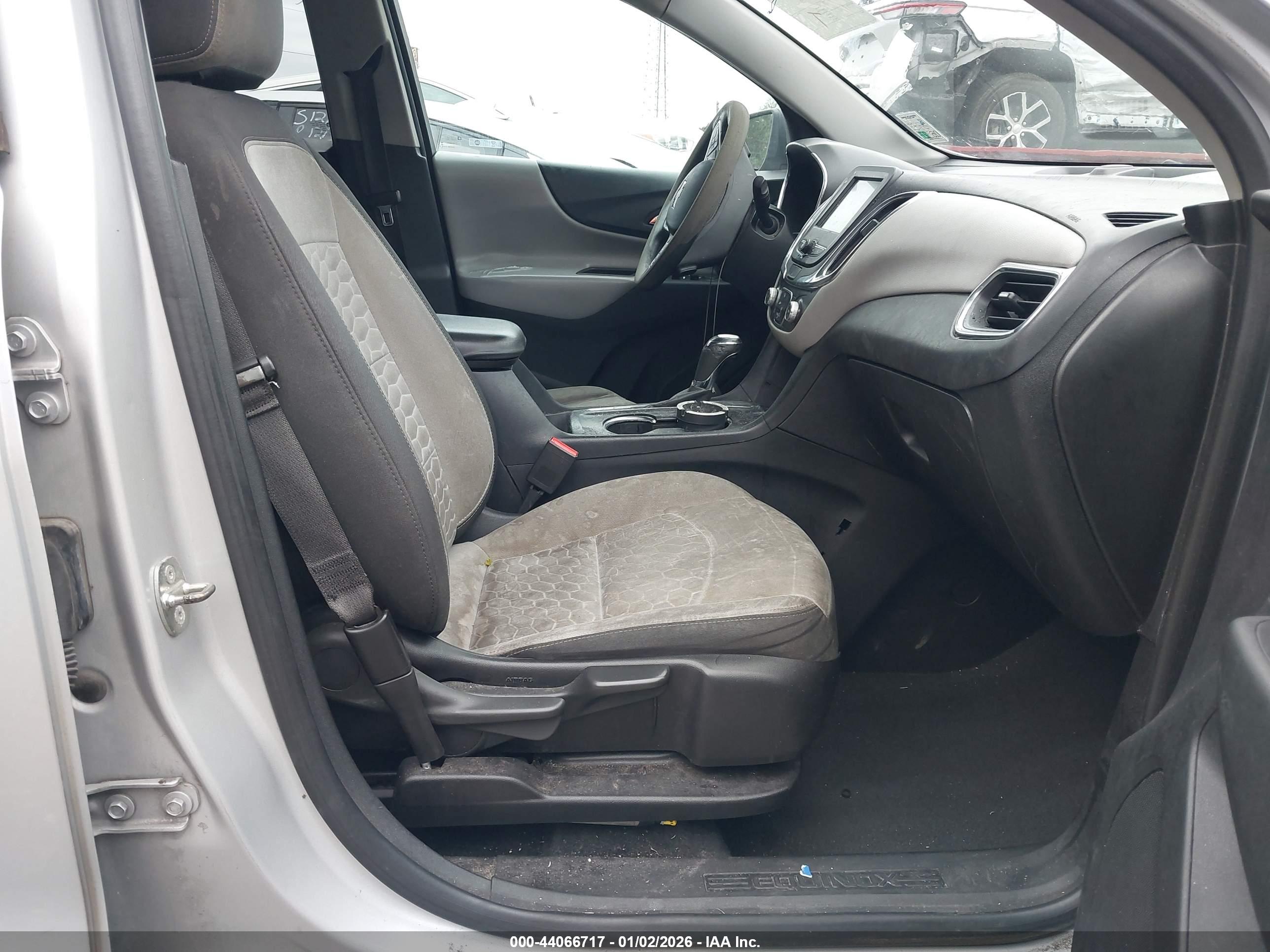 CHEVROLET EQUINOX image 5