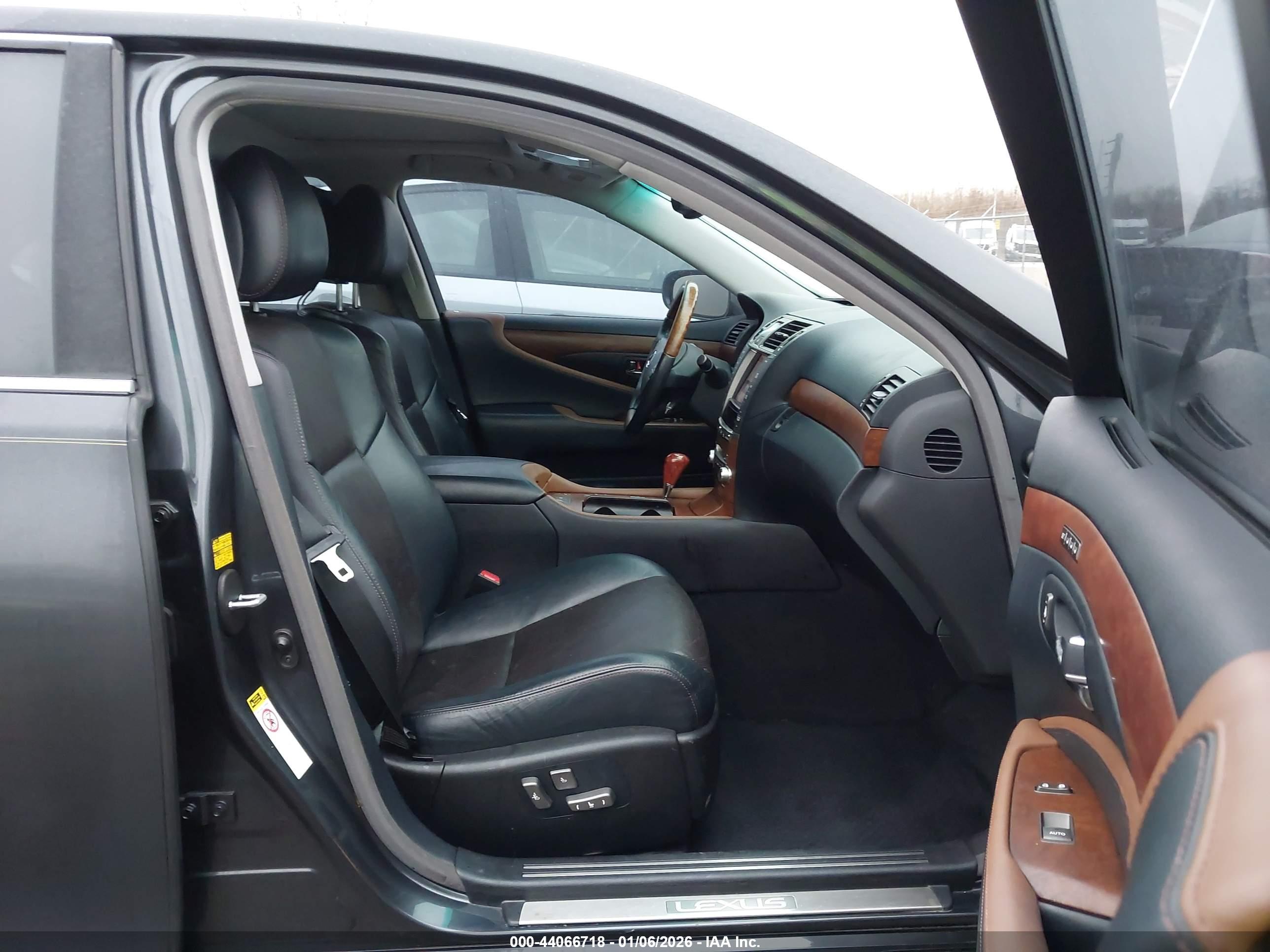 LEXUS LS image 5