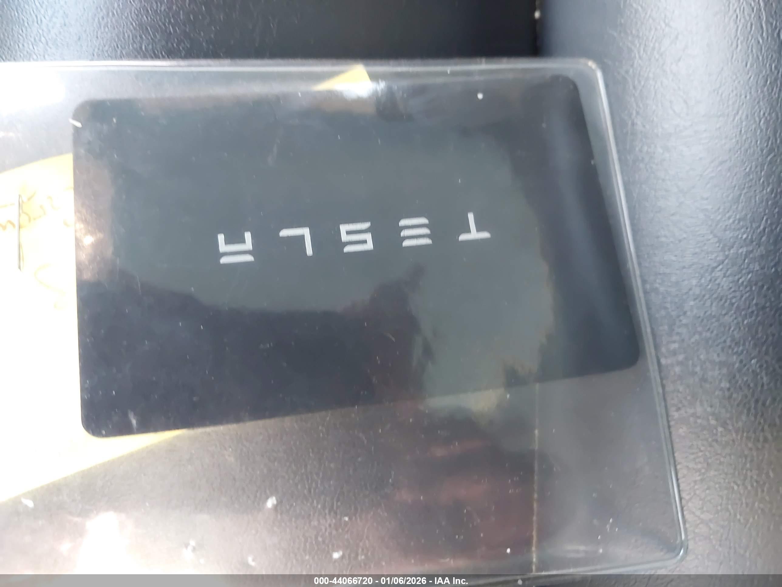TESLA MODEL image 11