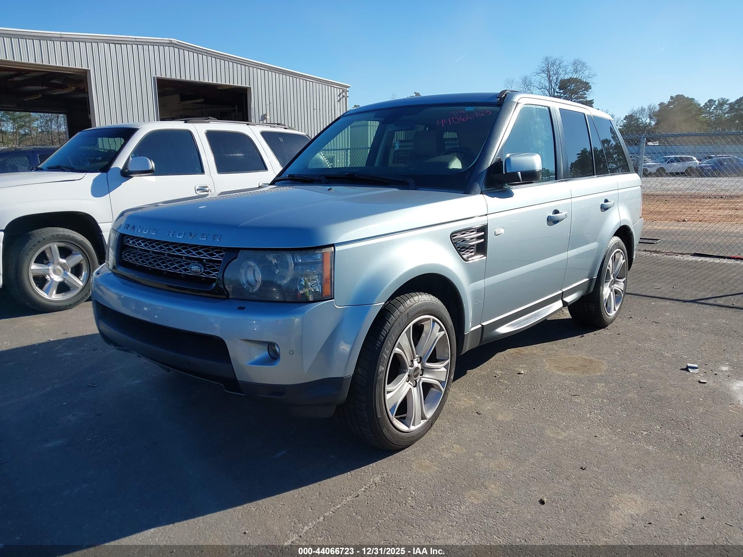 LAND ROVER image 2