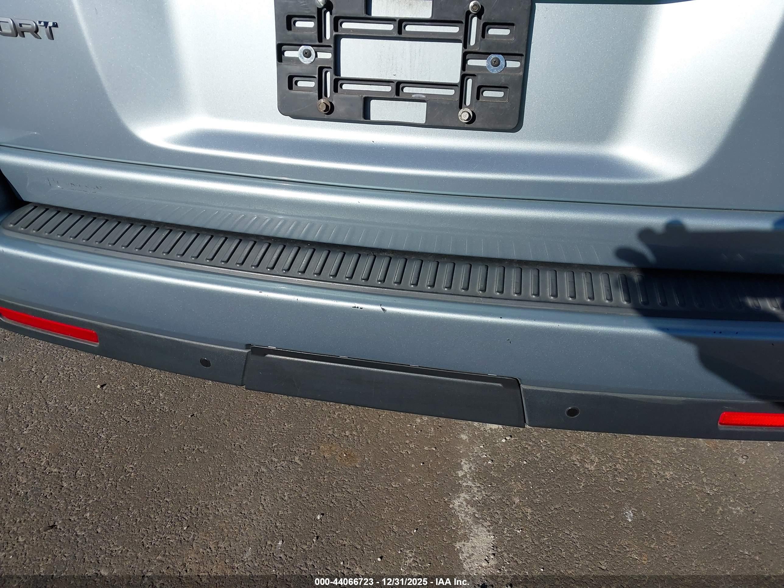 LAND ROVER image 6