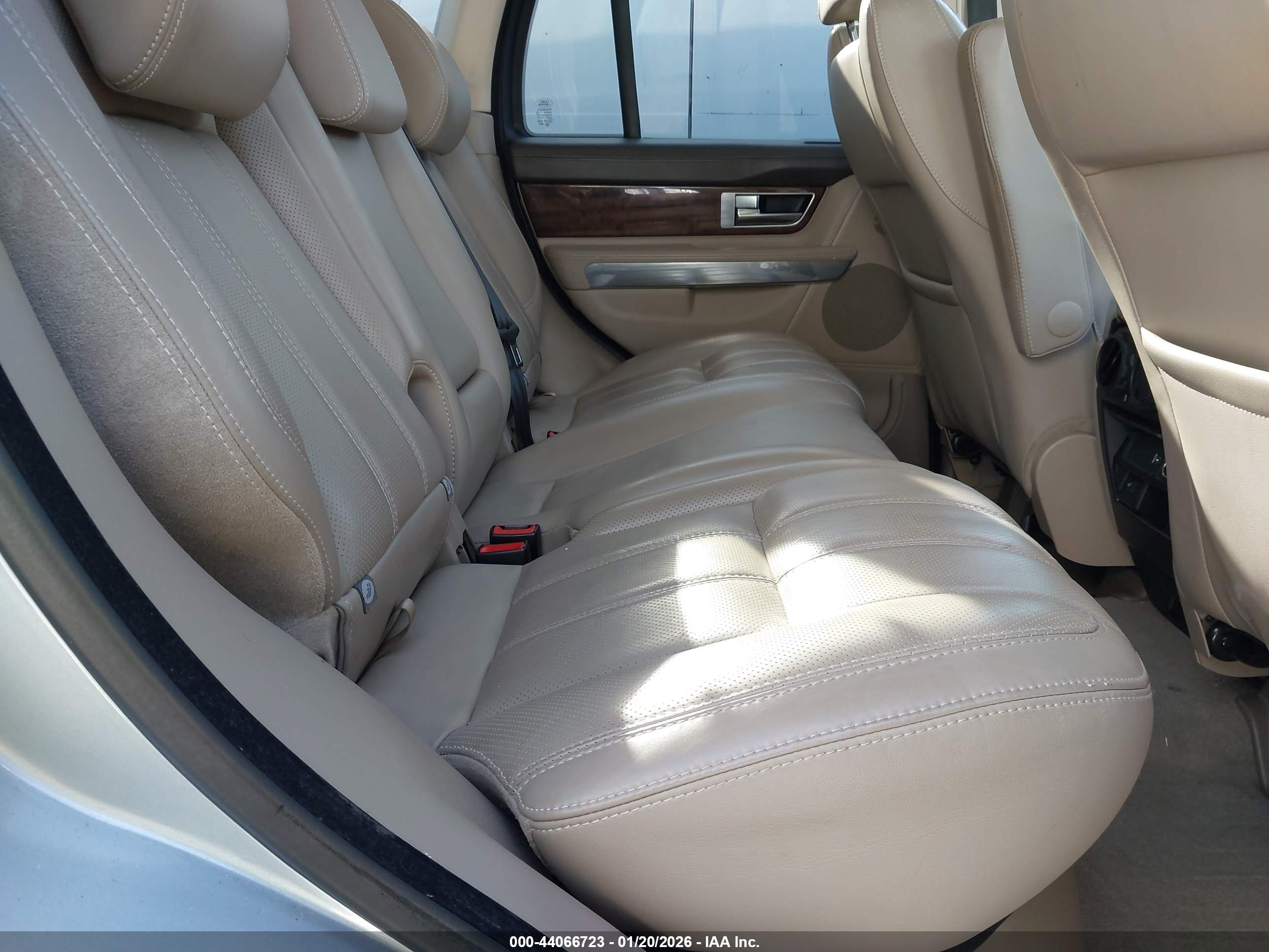 LAND ROVER image 8