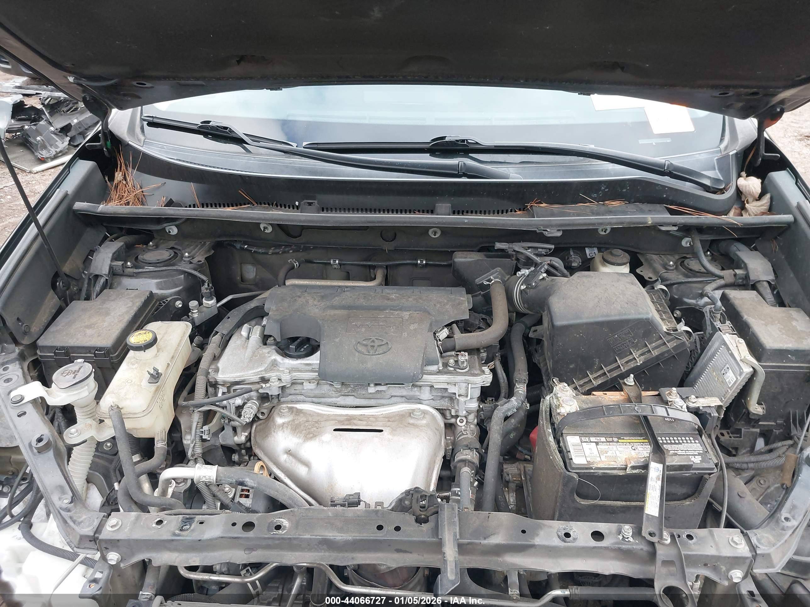 TOYOTA RAV4 image 10