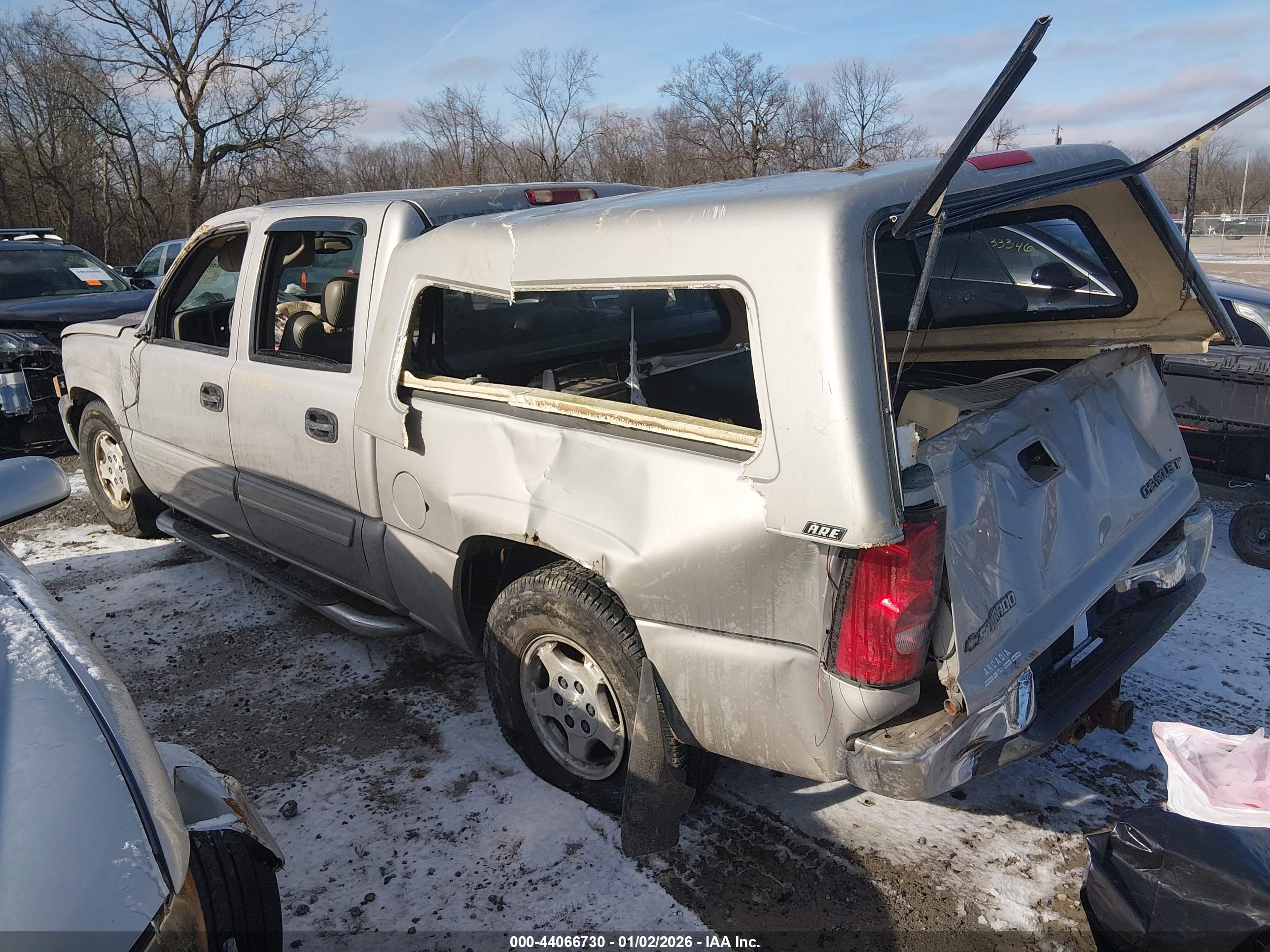 CHEVROLET SILVERADO image 3