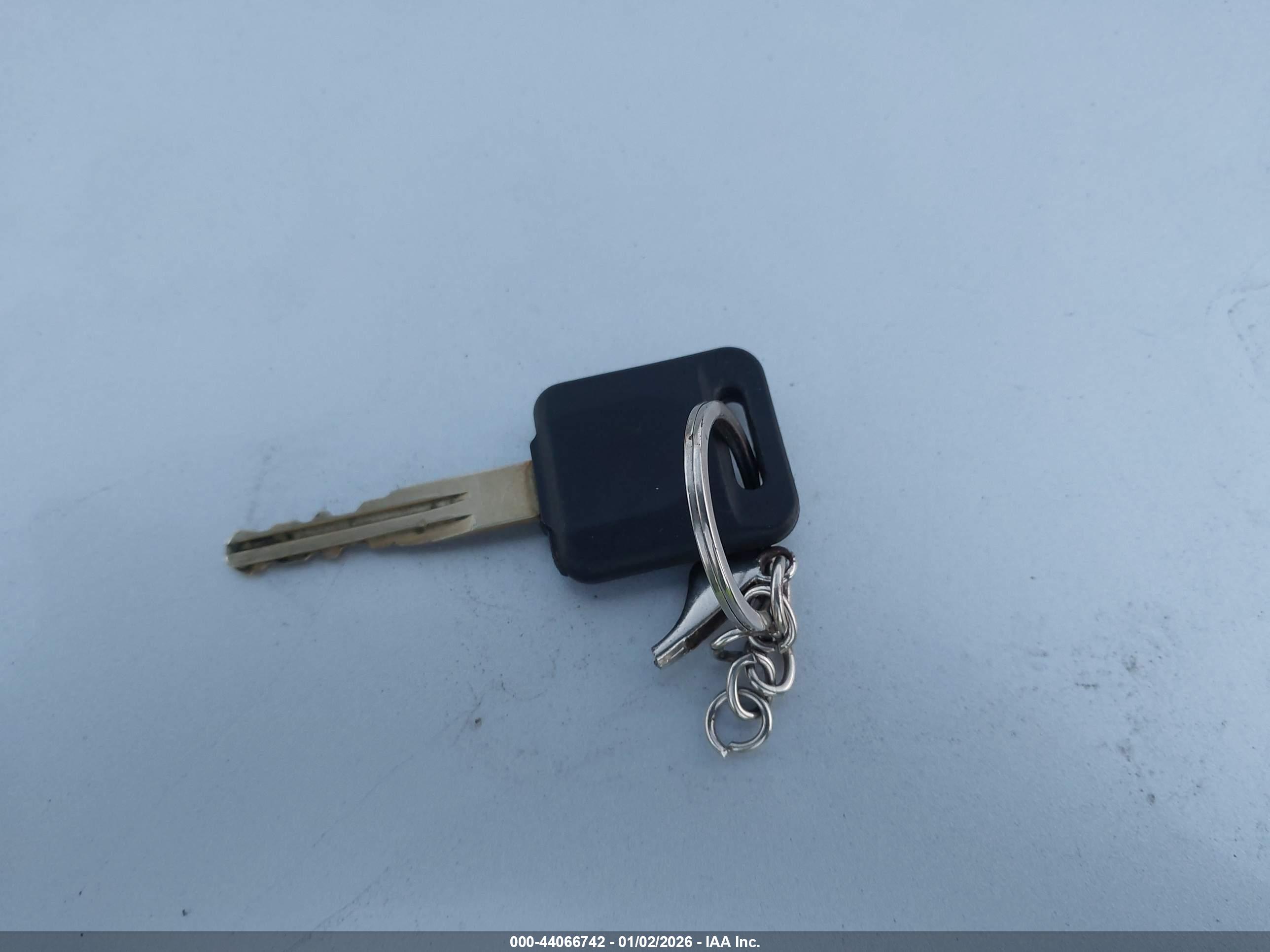 NISSAN VERSA image 11