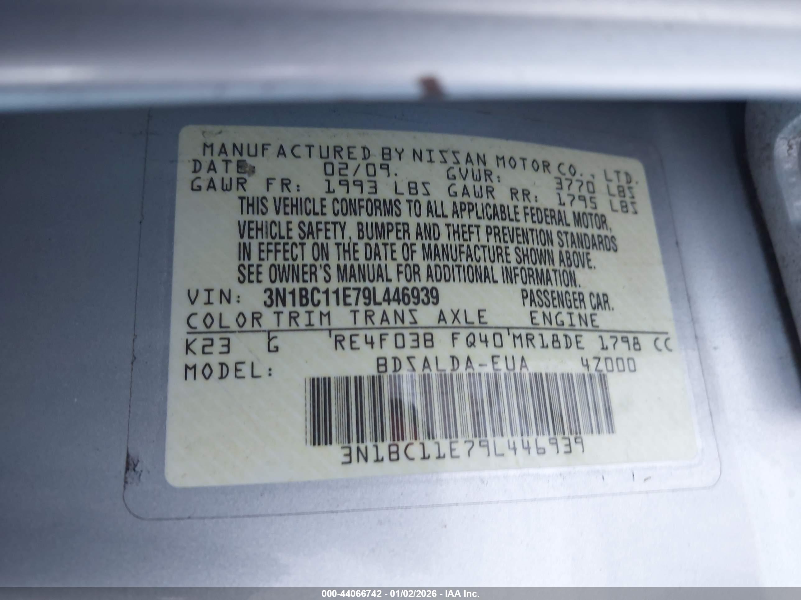 NISSAN VERSA image 9