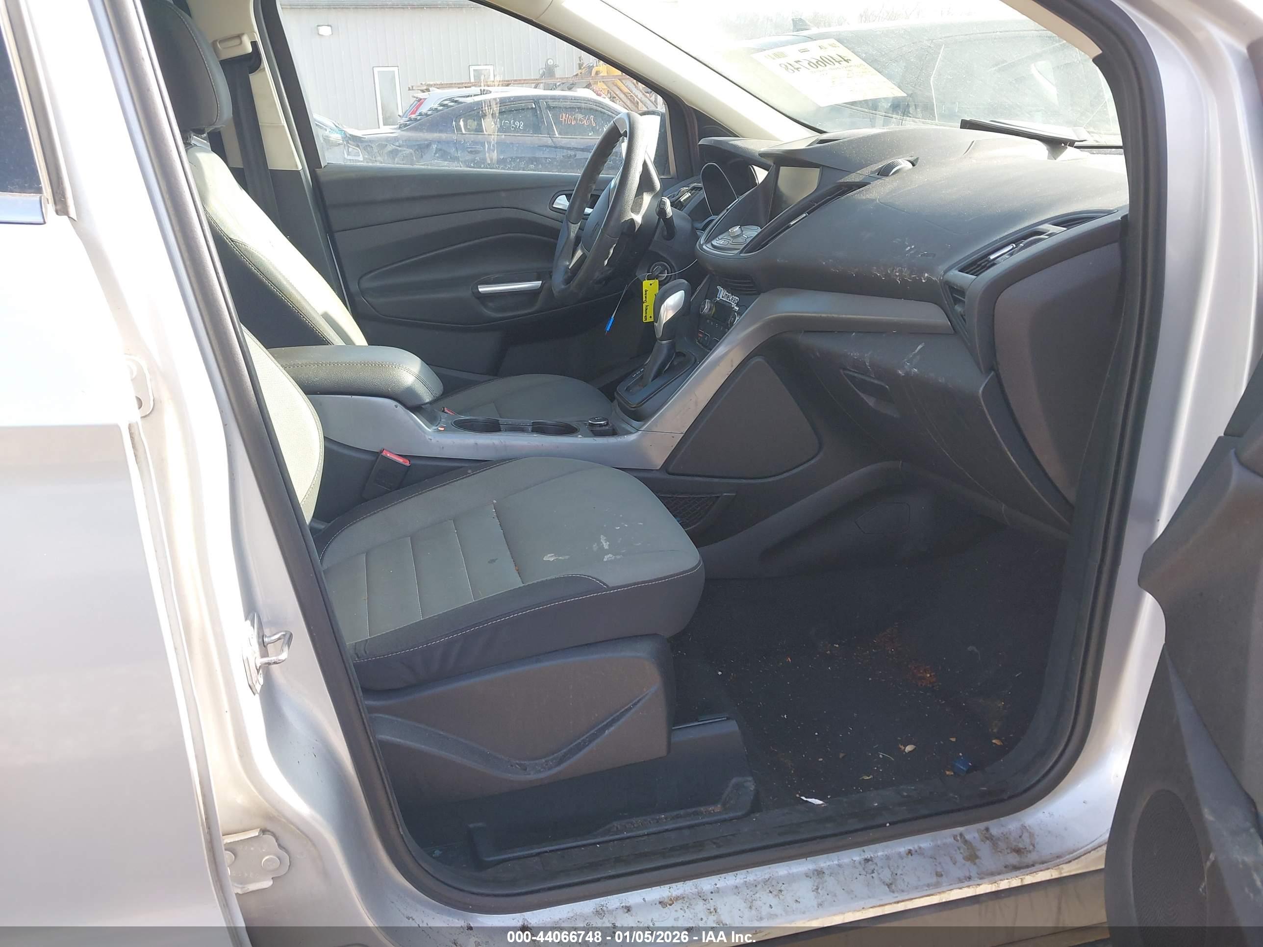 FORD ESCAPE image 5