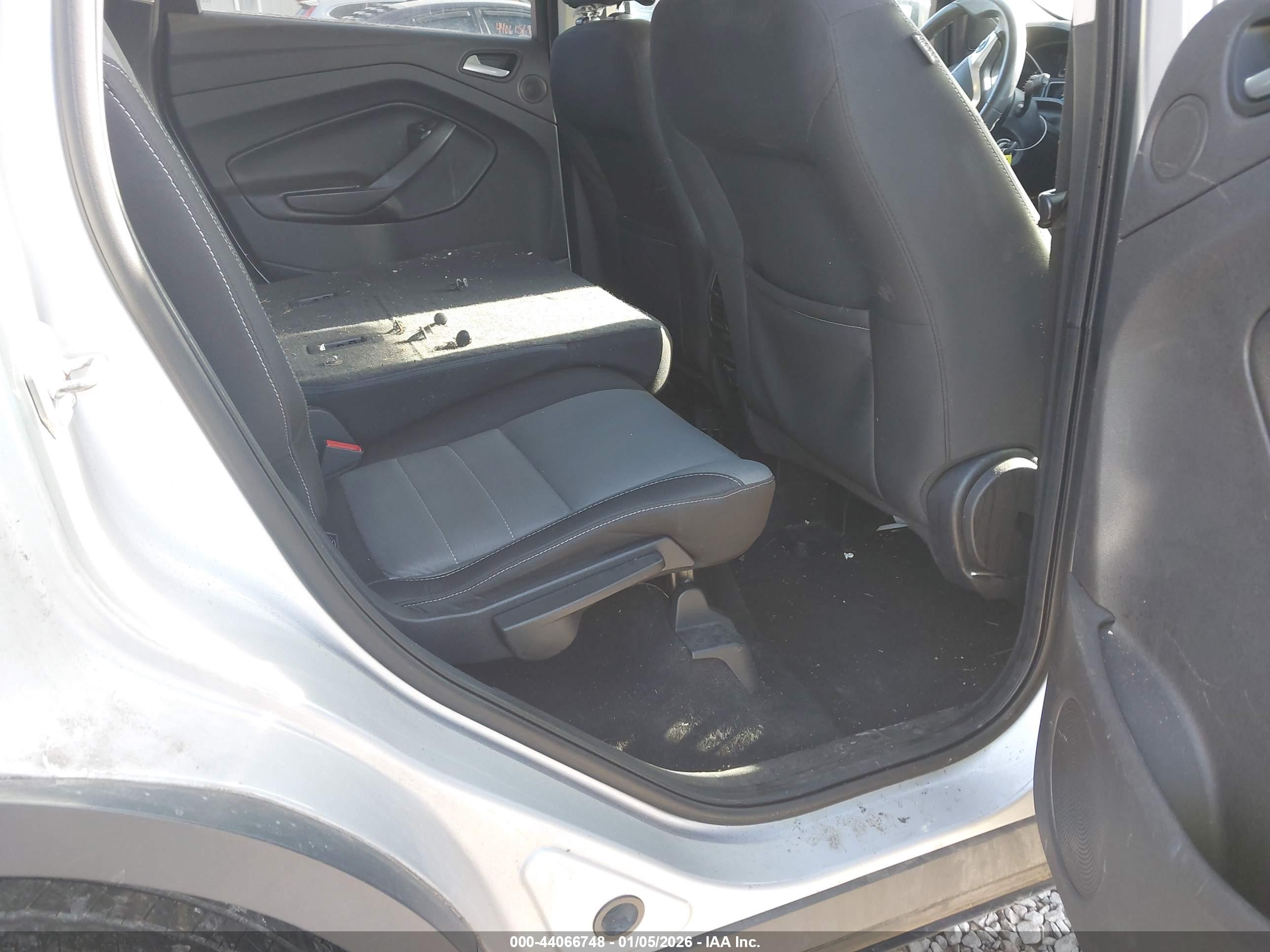FORD ESCAPE image 8