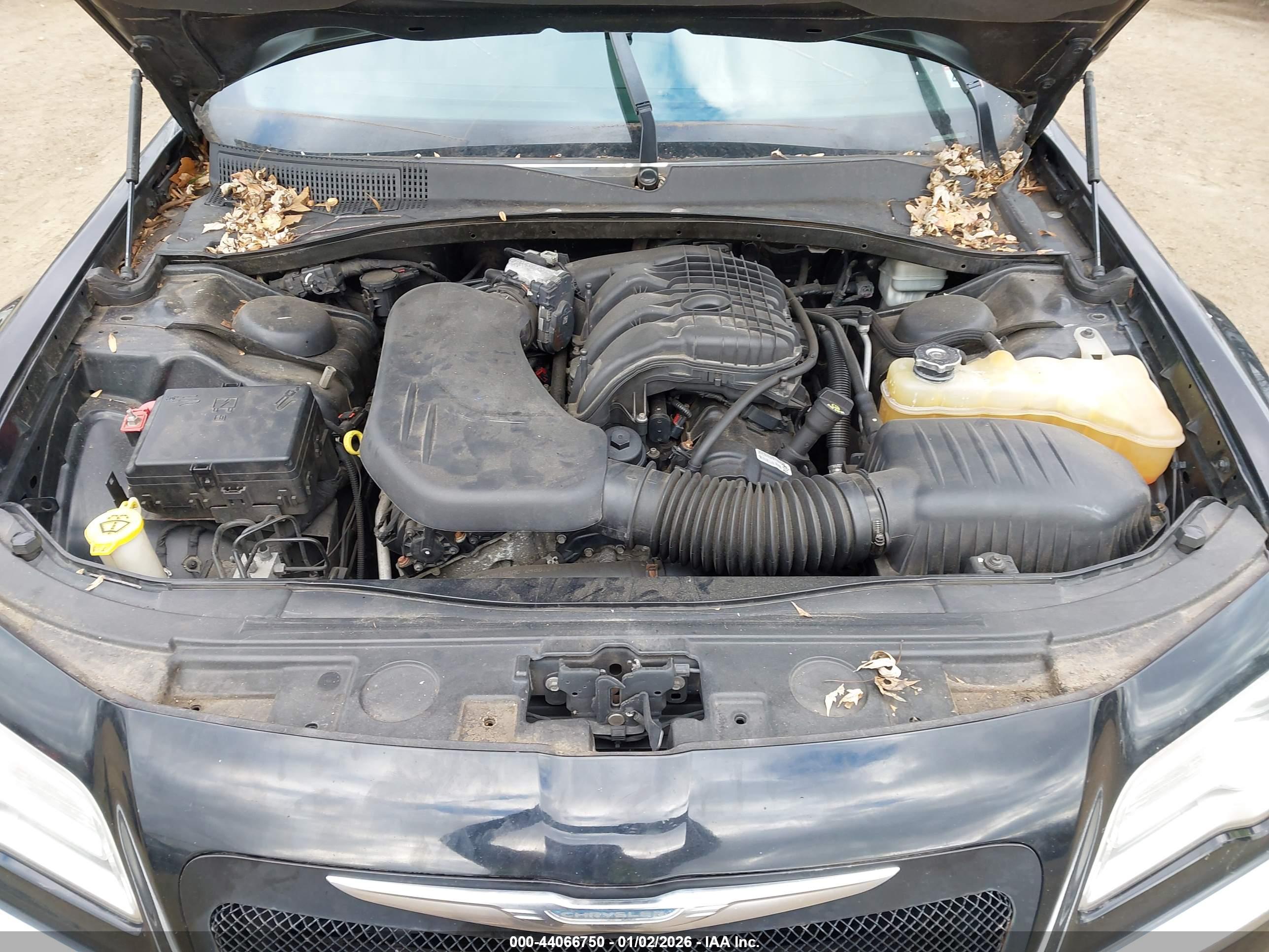 CHRYSLER 300 image 10