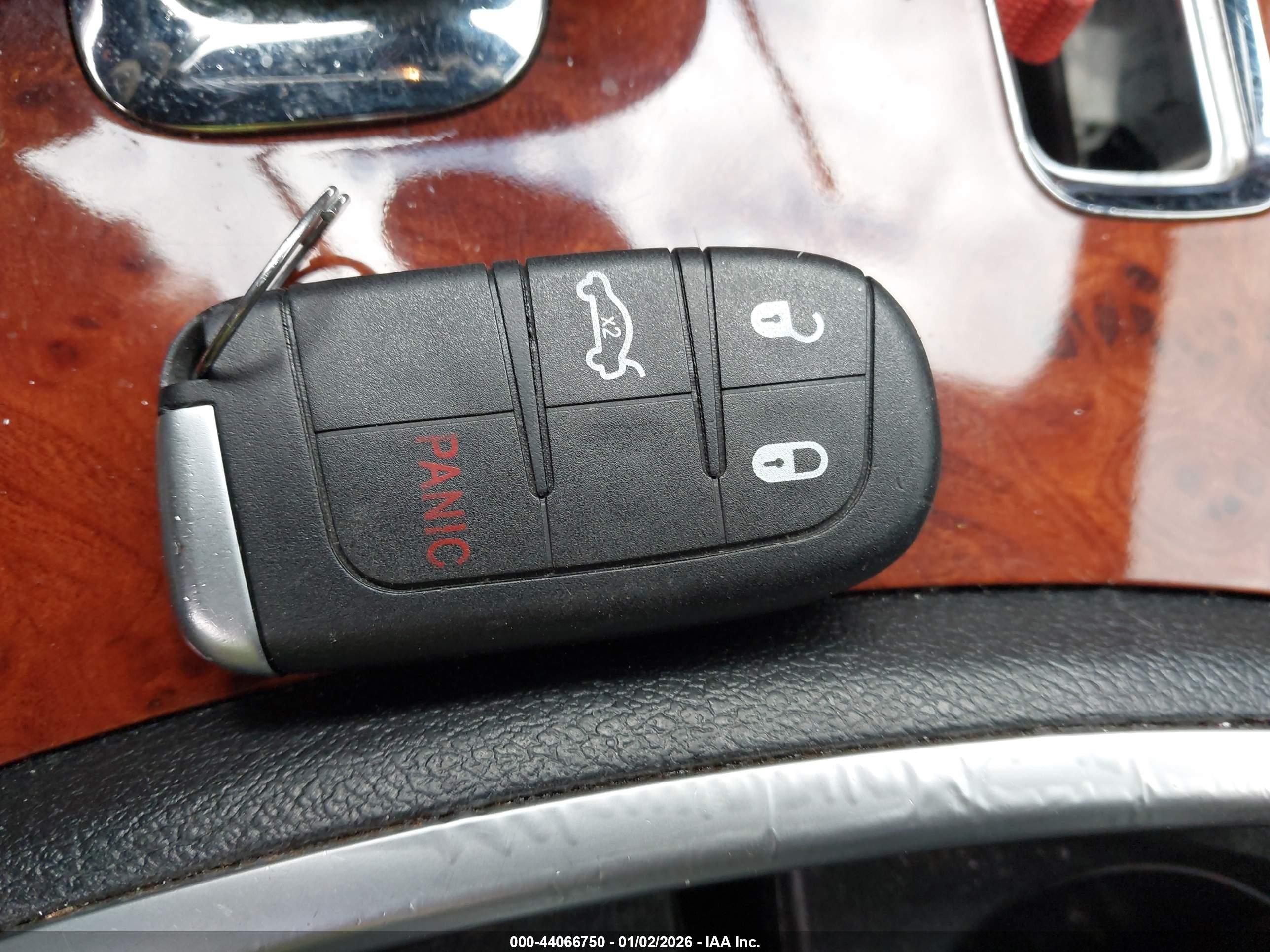 CHRYSLER 300 image 11