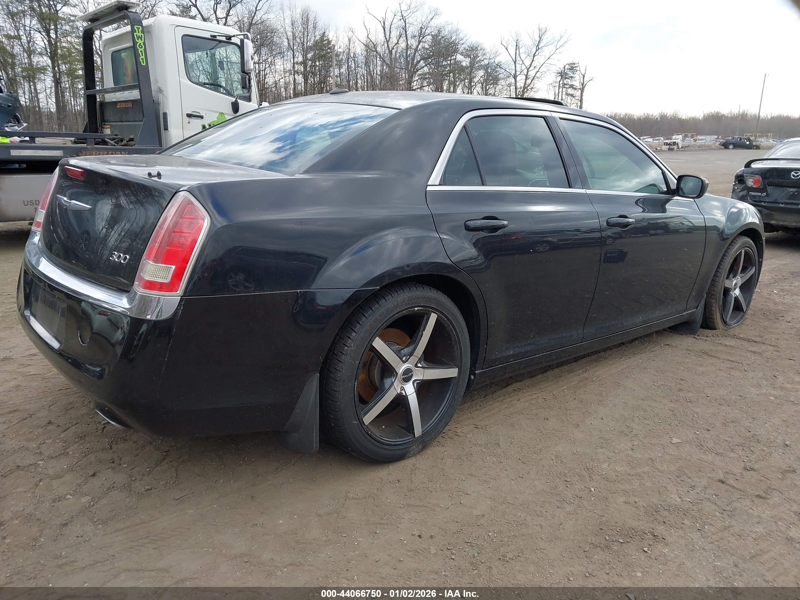 CHRYSLER 300 image 4