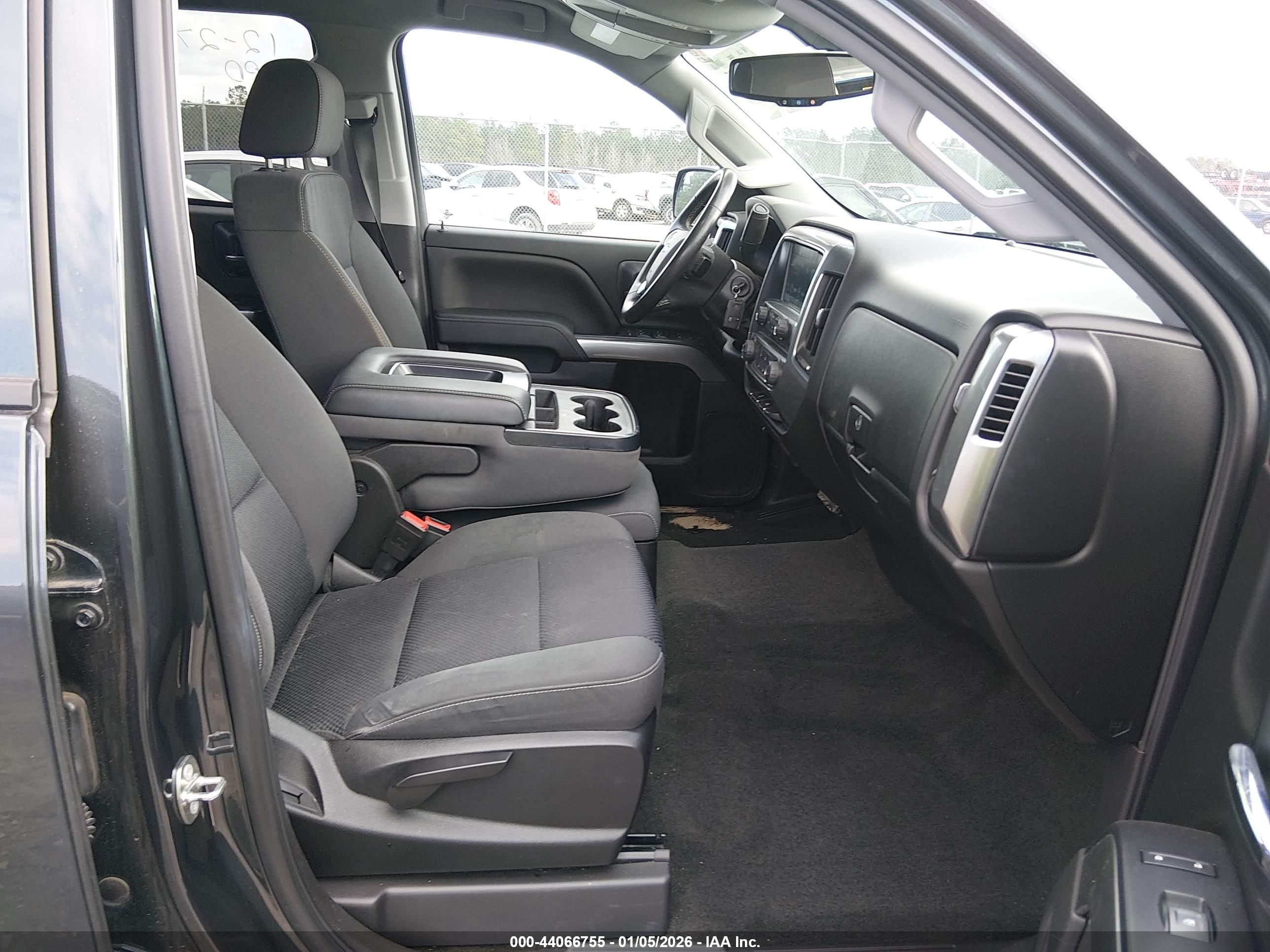 CHEVROLET SILVERADO image 5