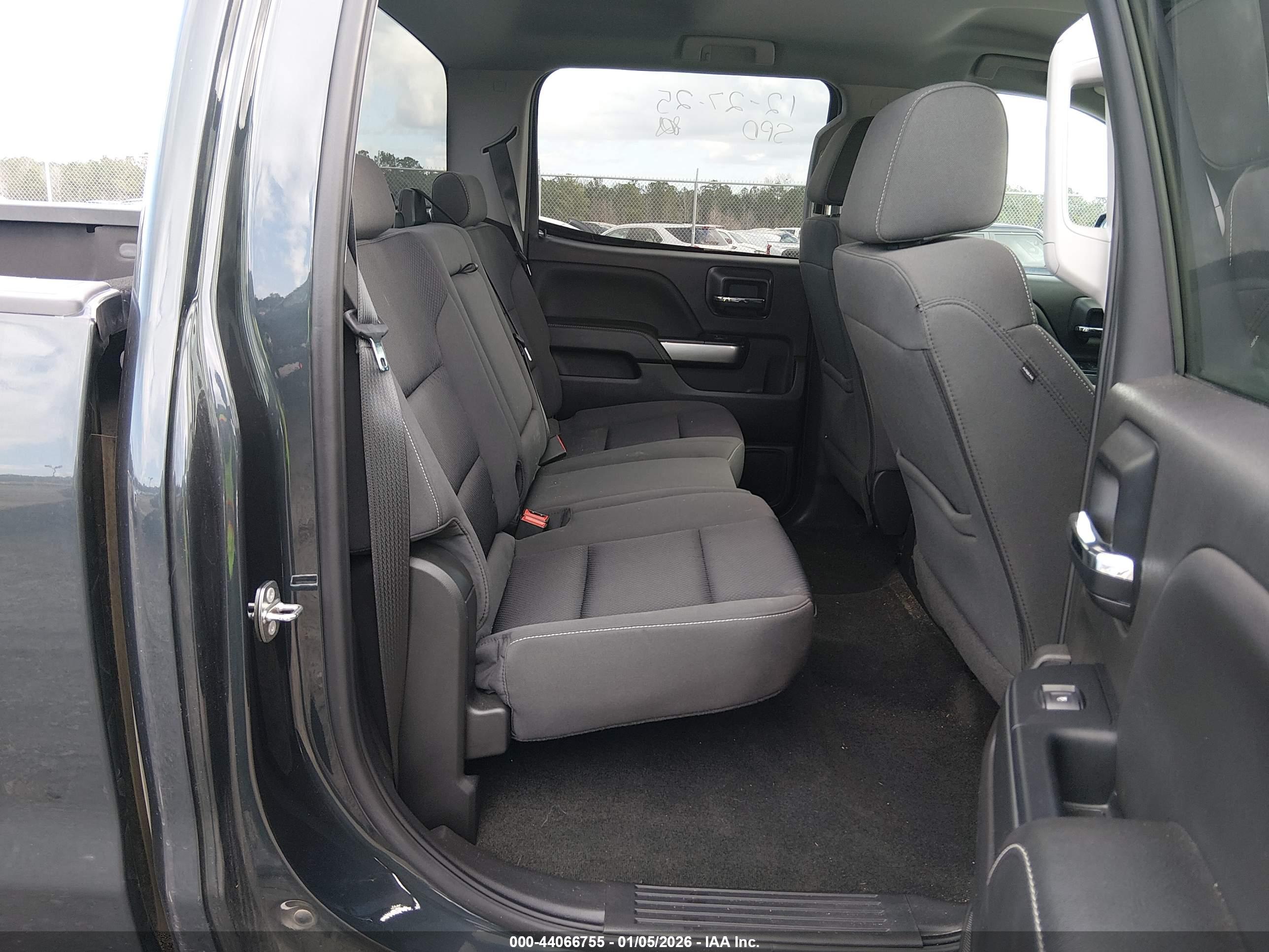CHEVROLET SILVERADO image 8