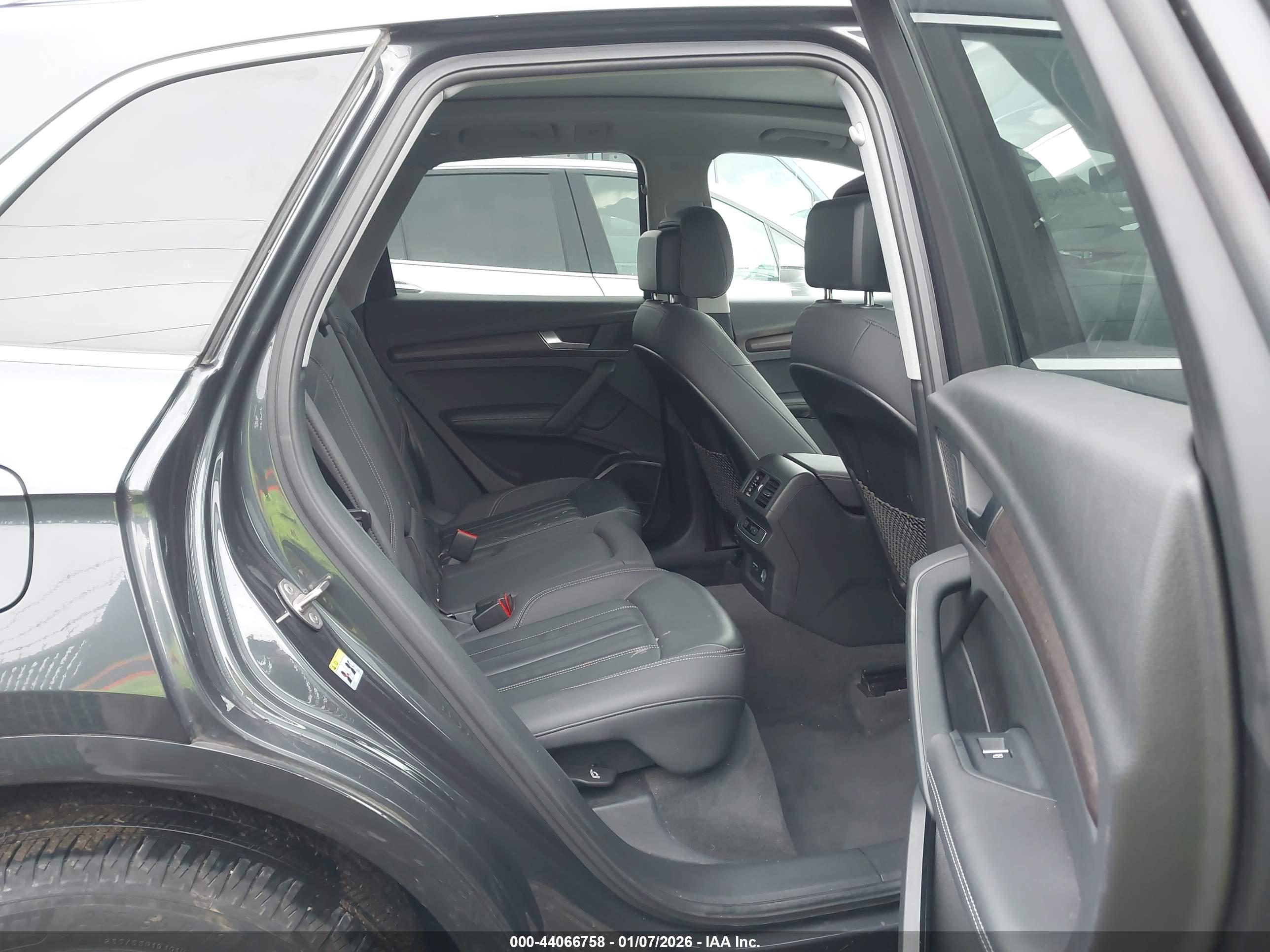 AUDI Q5 image 8