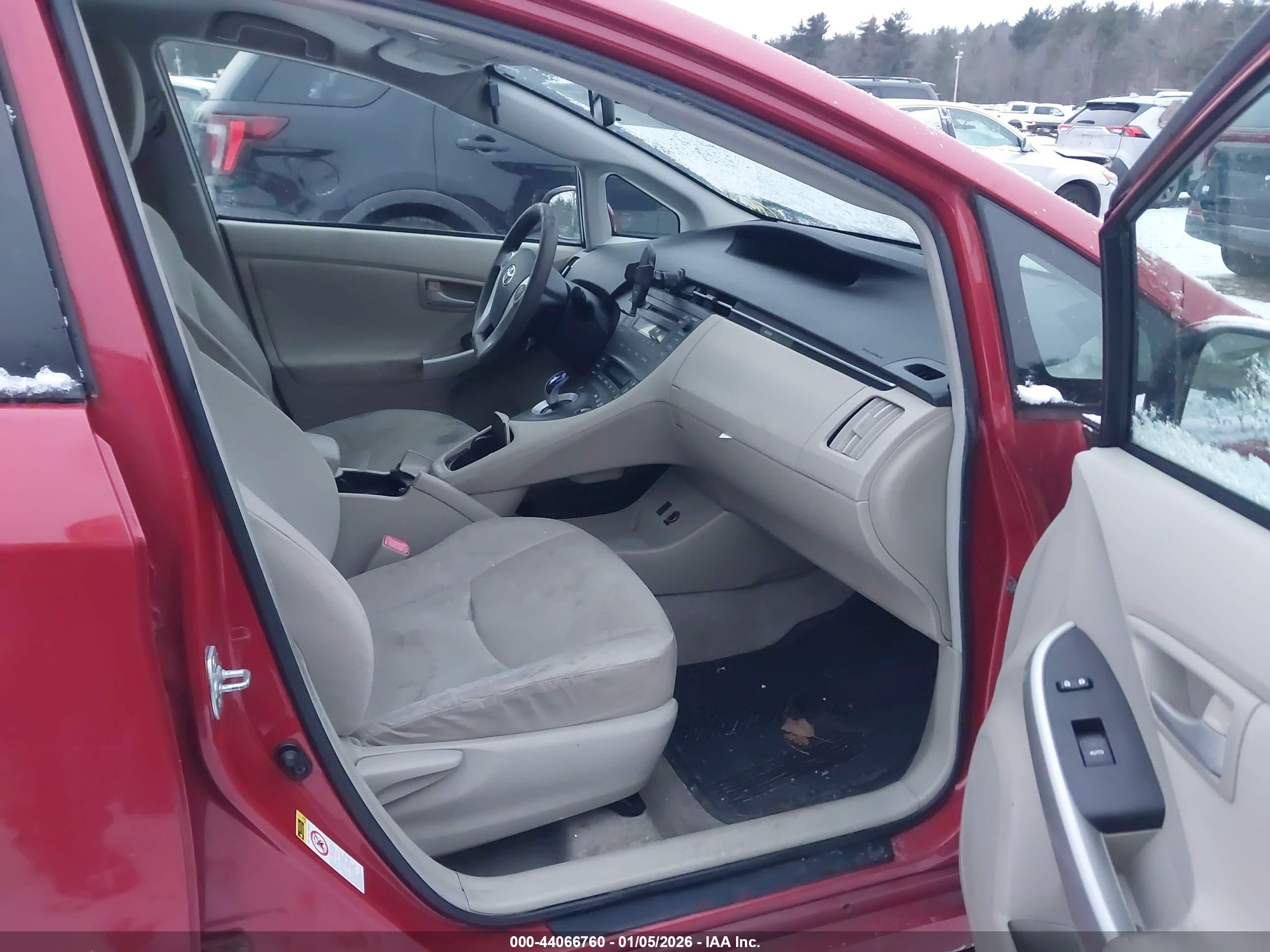 TOYOTA PRIUS image 5