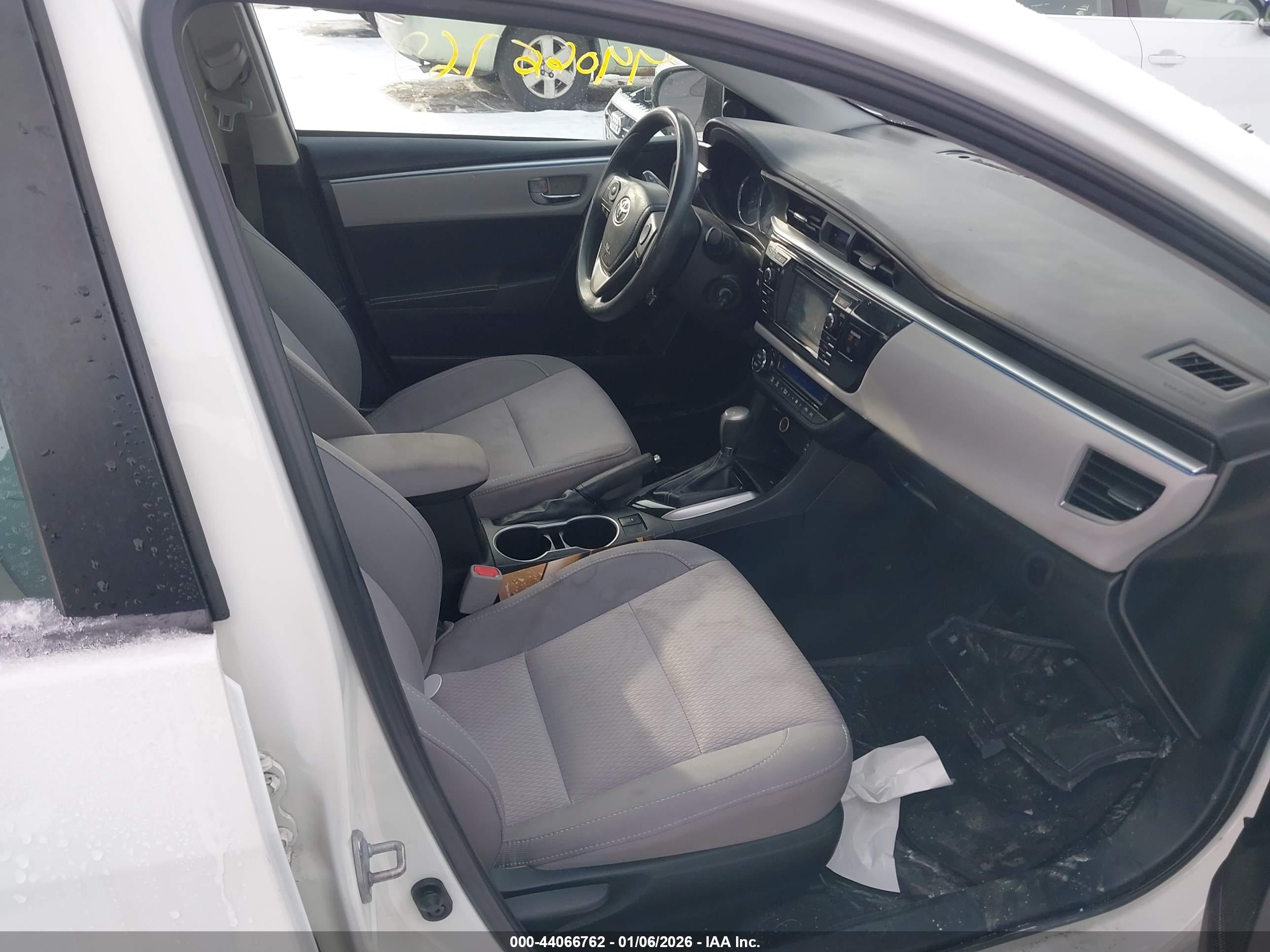 TOYOTA COROLLA image 5