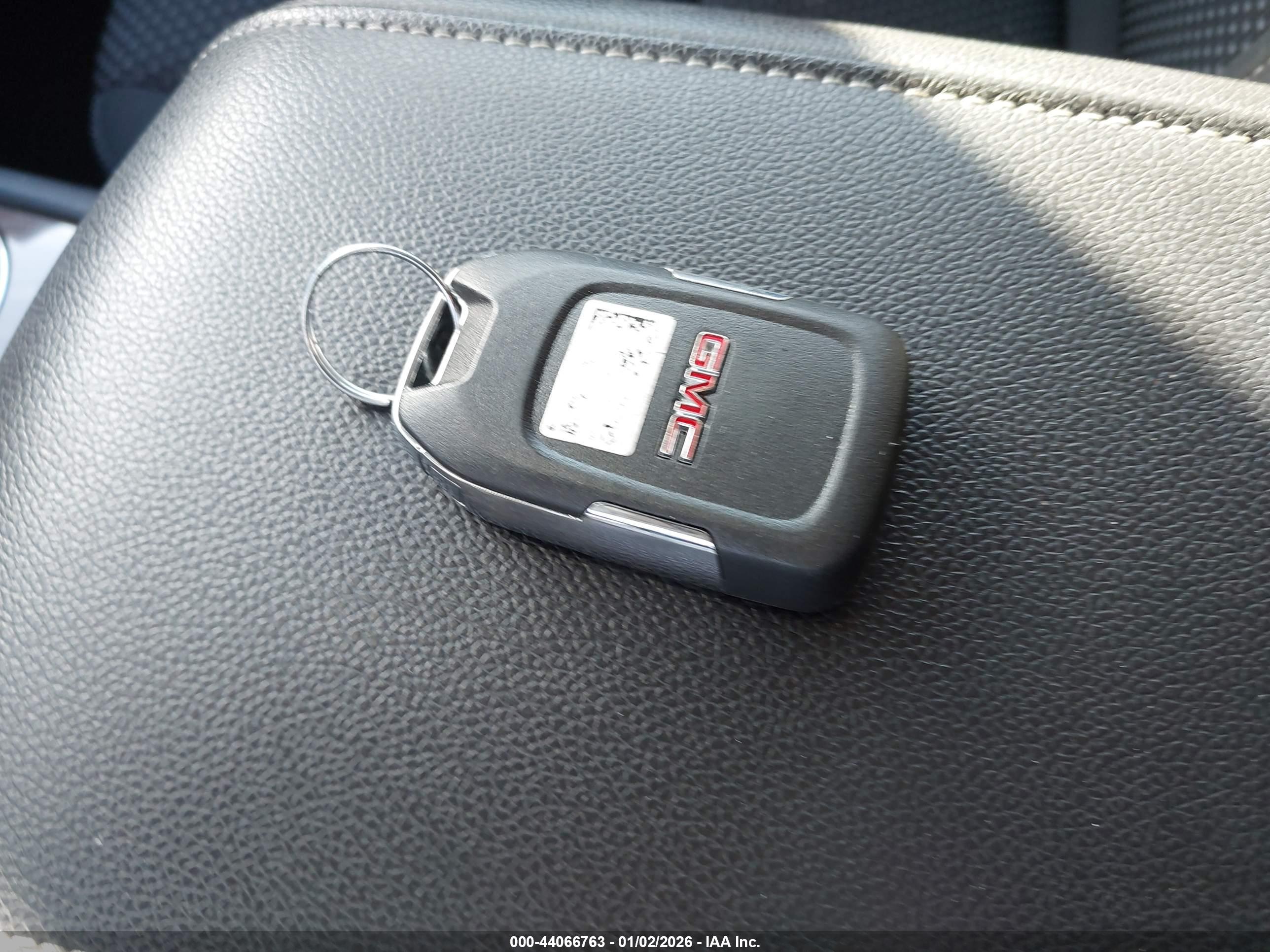 GMC ACADIA image 11