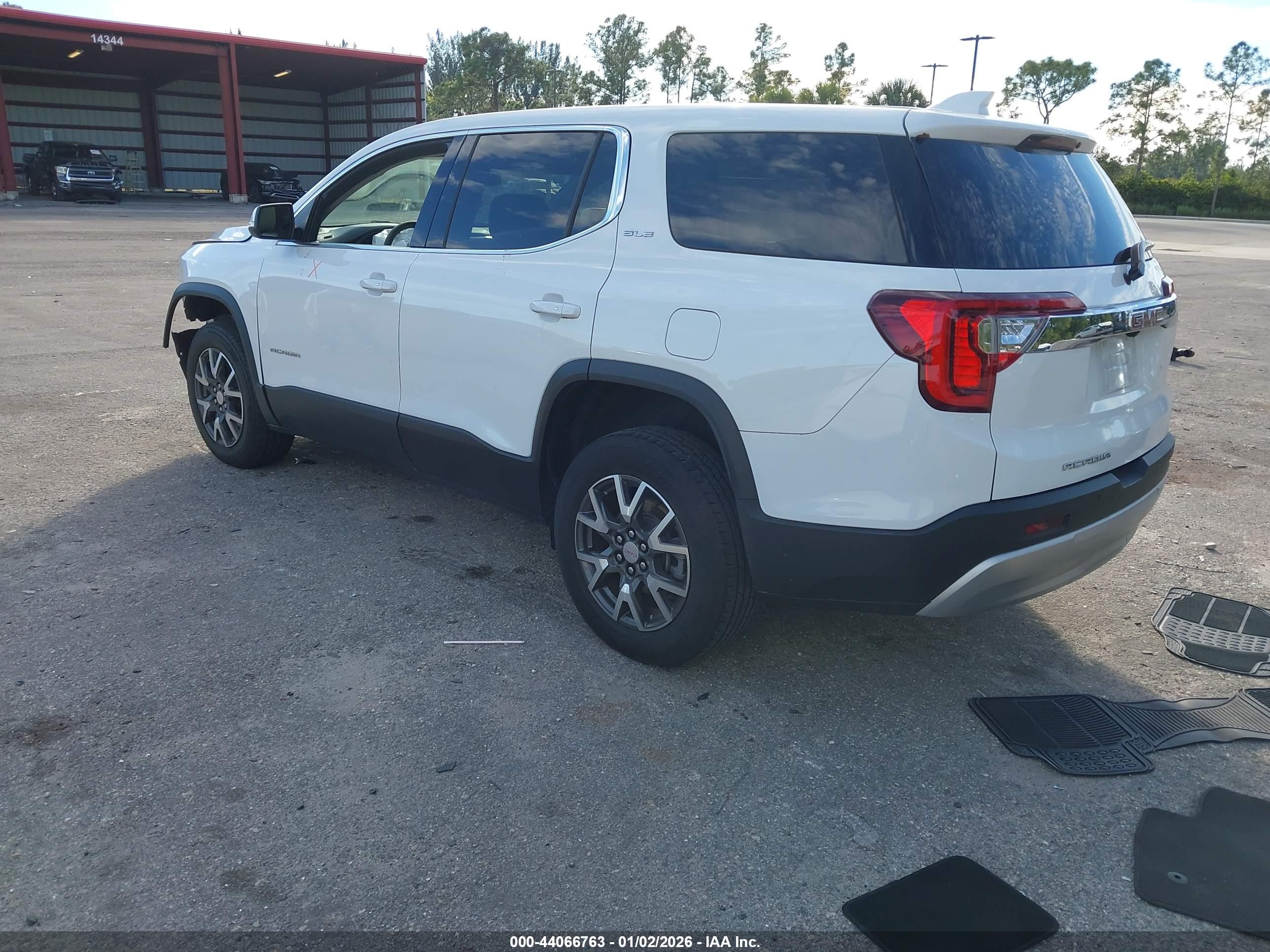 GMC ACADIA image 3