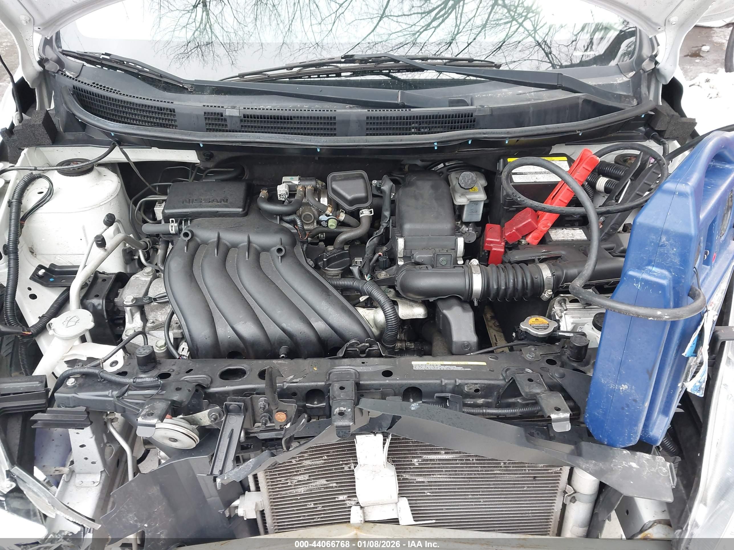 NISSAN VERSA image 10