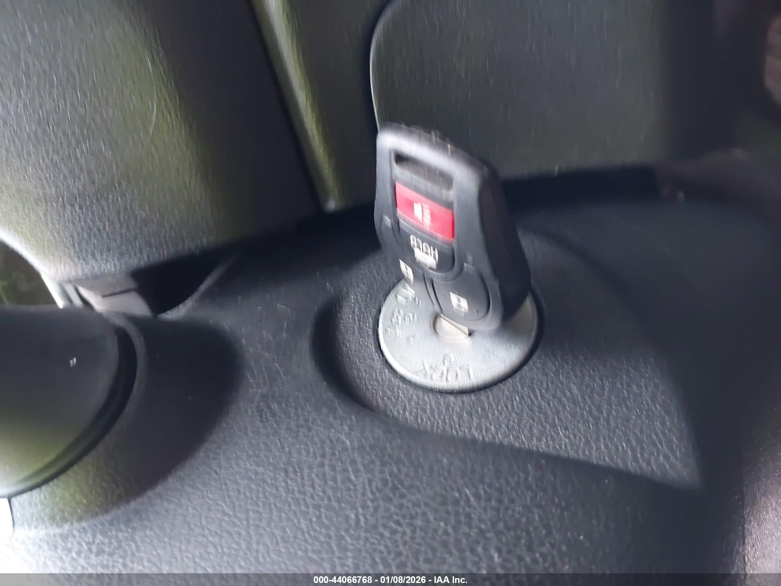 NISSAN VERSA image 11