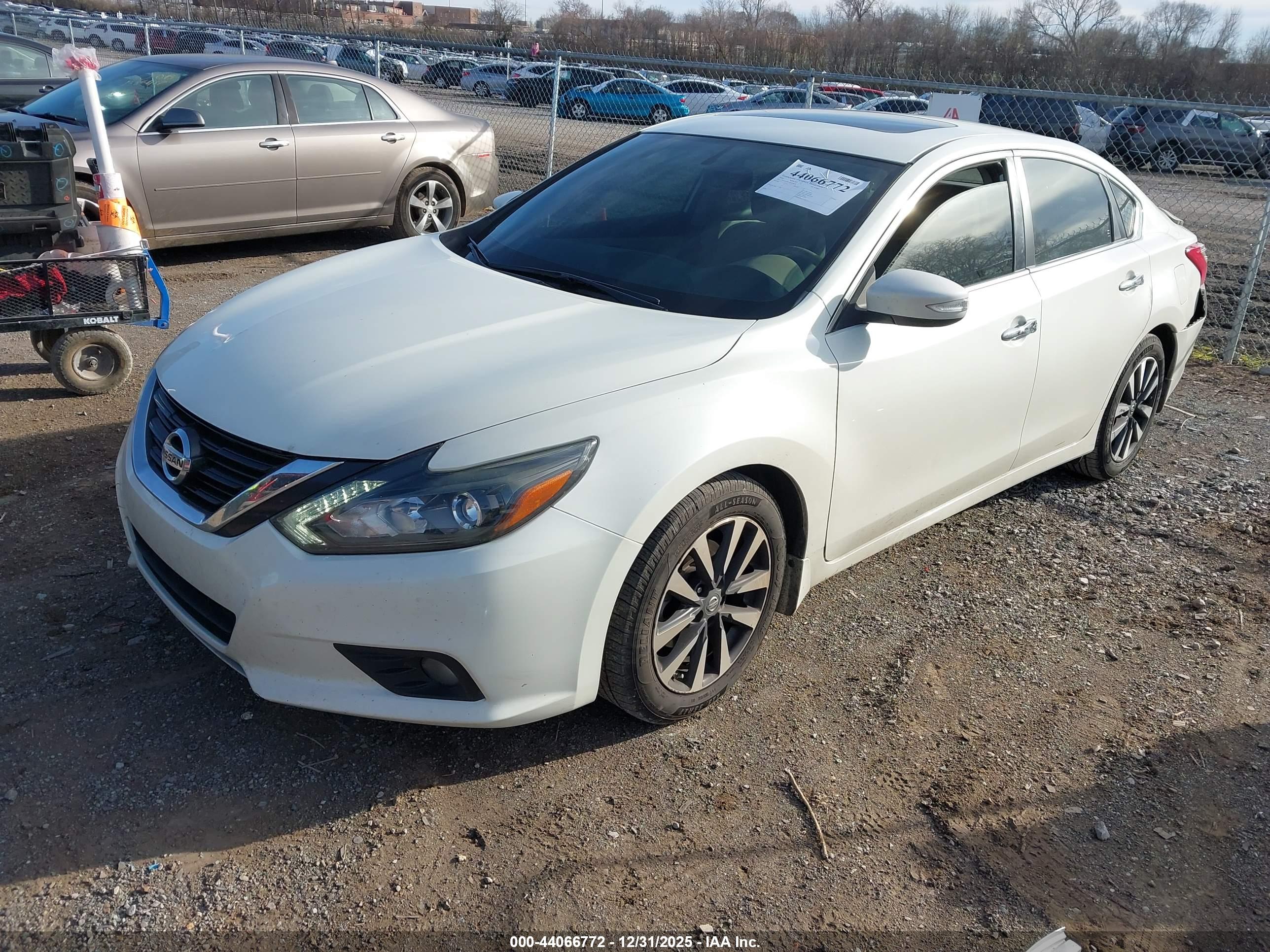 NISSAN ALTIMA image 2