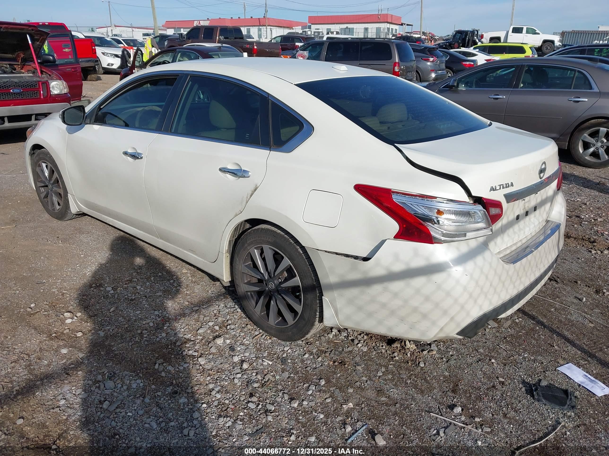 NISSAN ALTIMA image 3