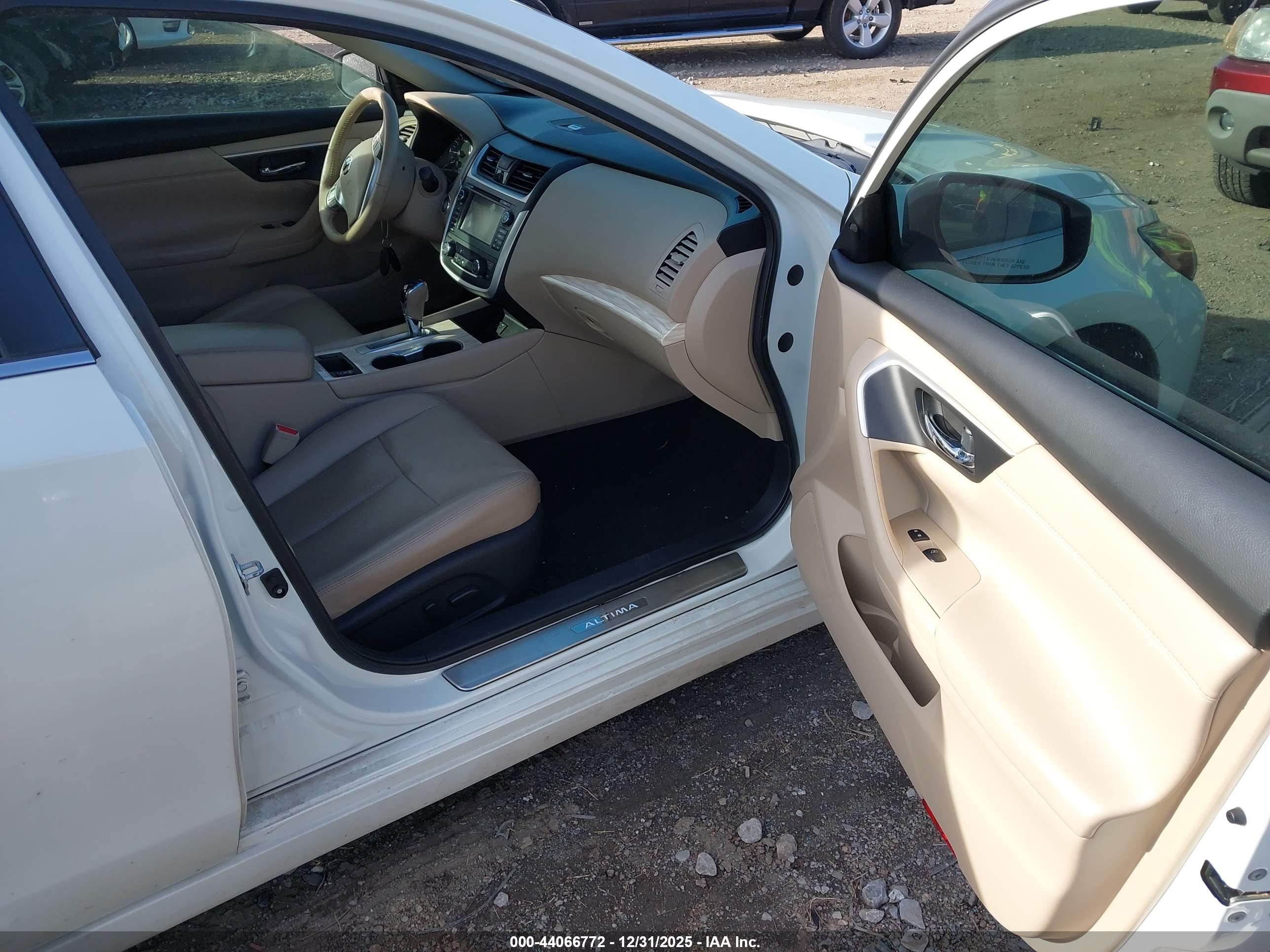 NISSAN ALTIMA image 5