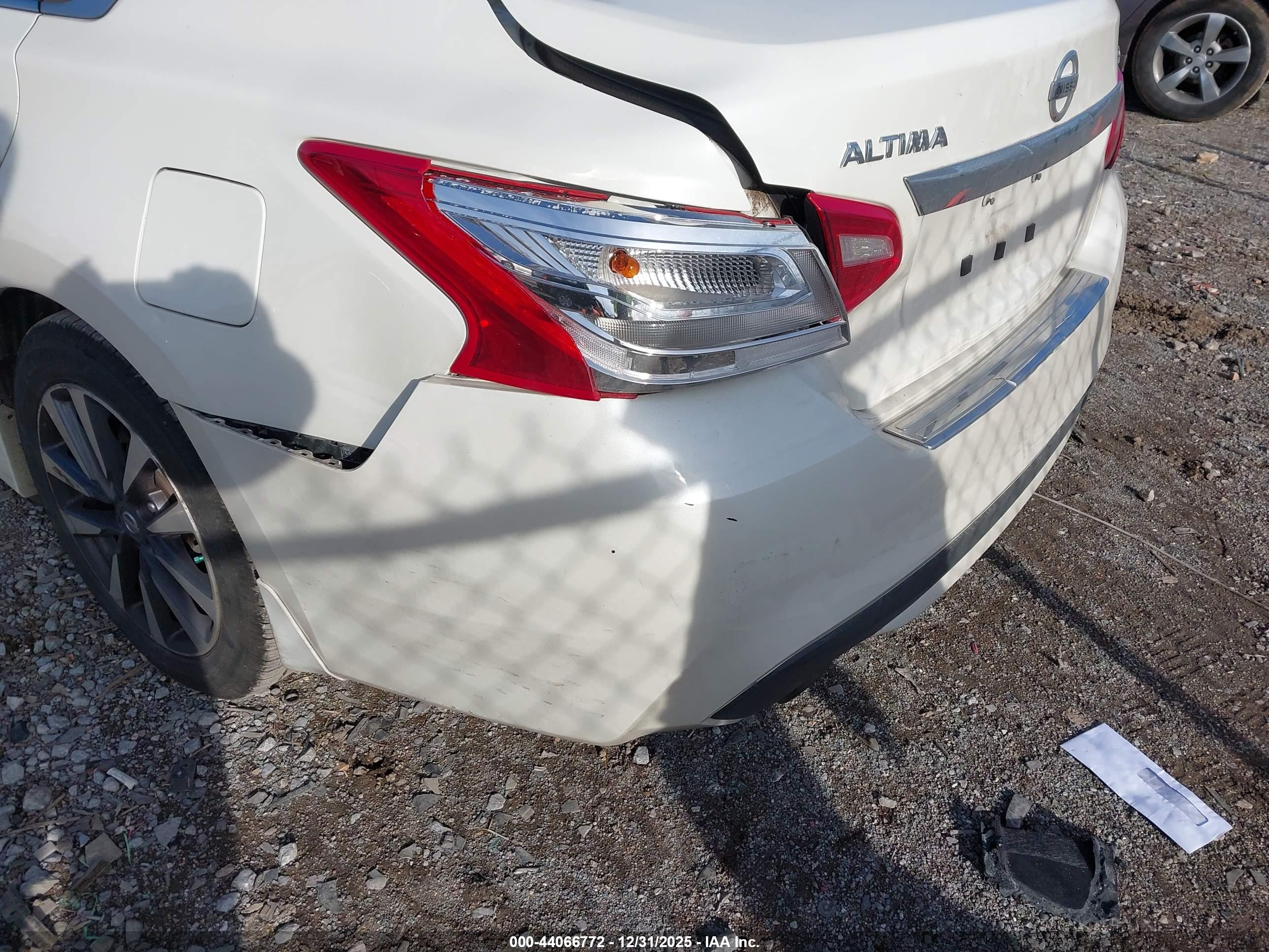 NISSAN ALTIMA image 6