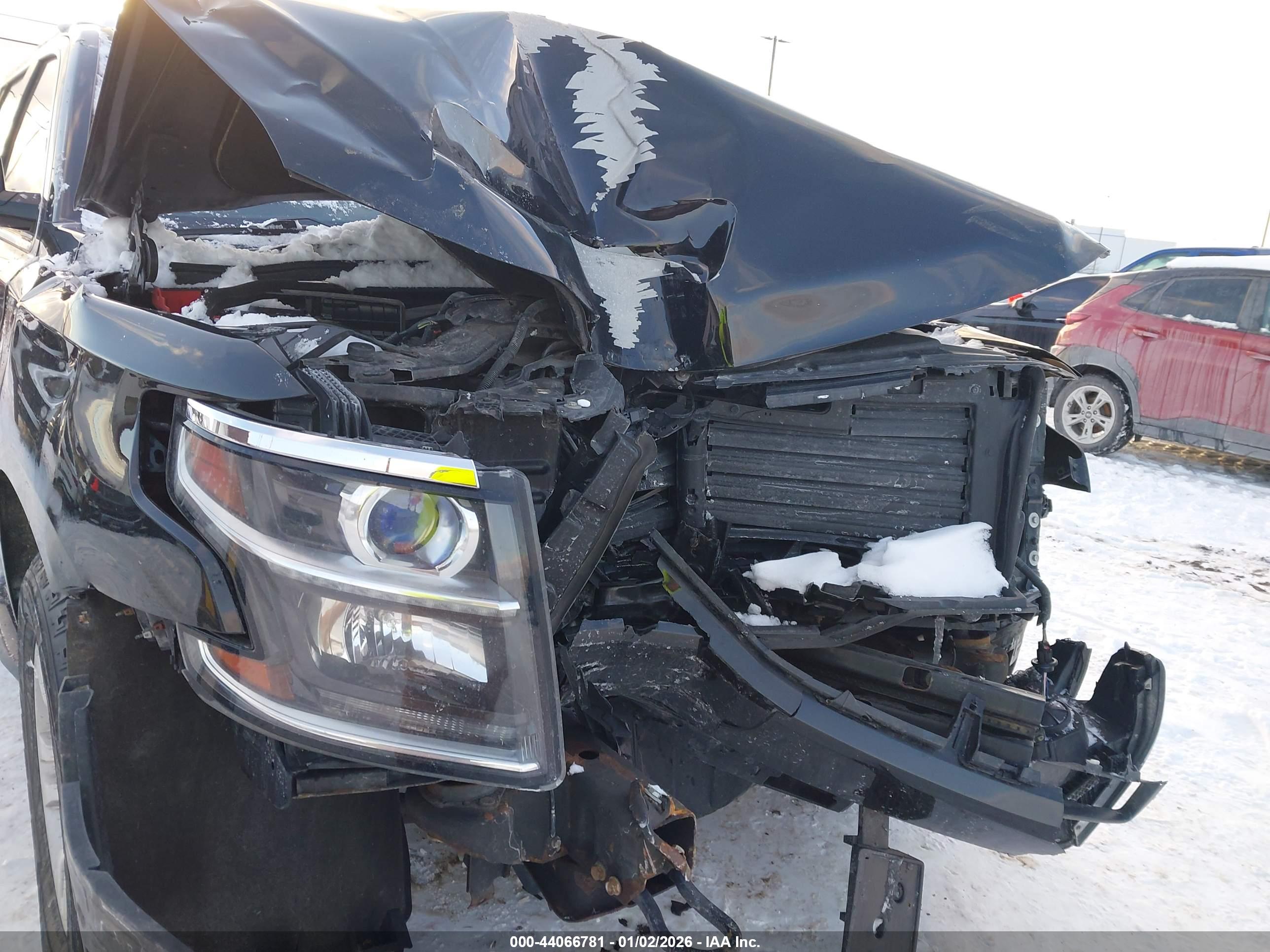 CHEVROLET SUBURBAN image 6