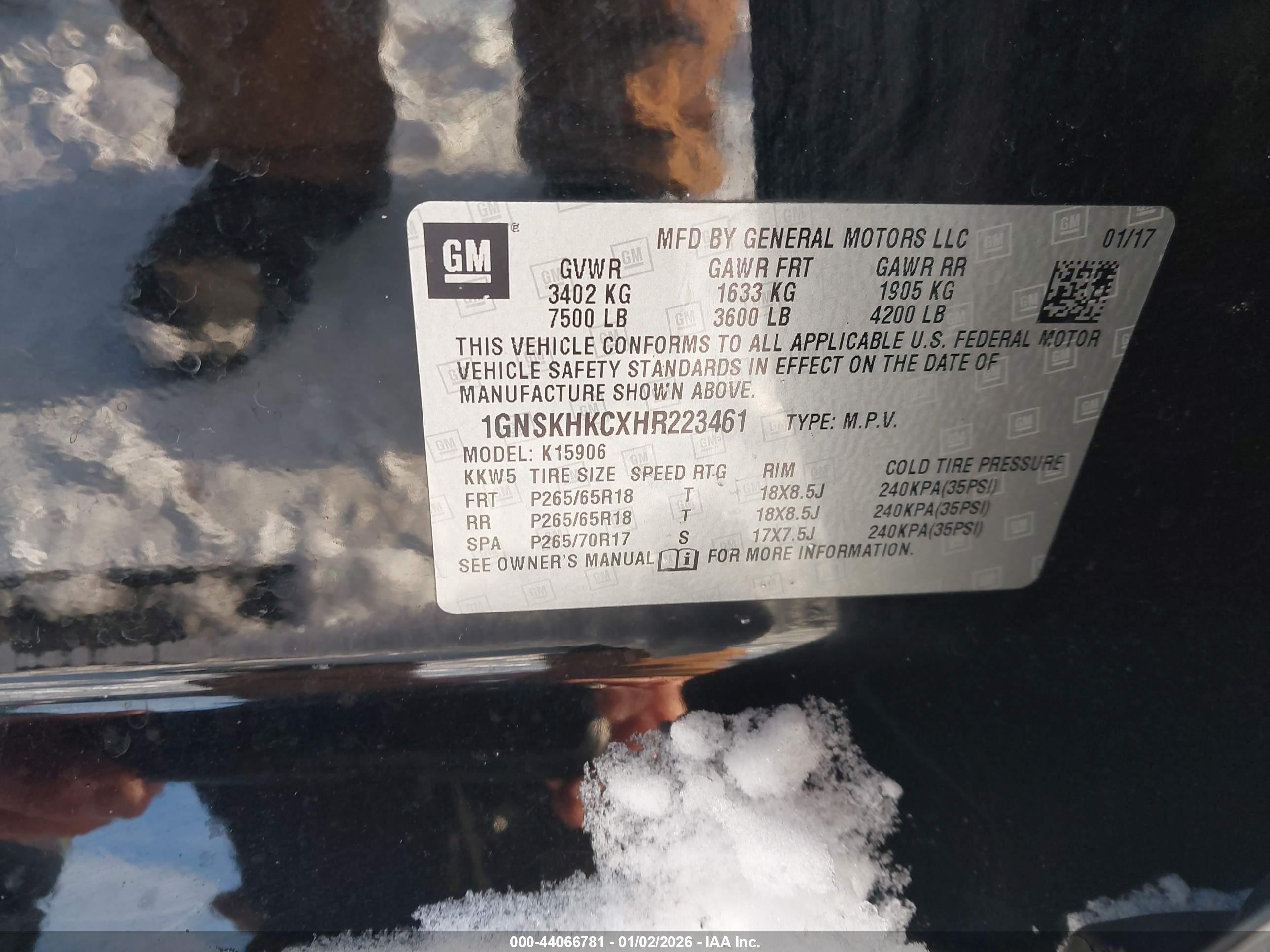 CHEVROLET SUBURBAN image 9