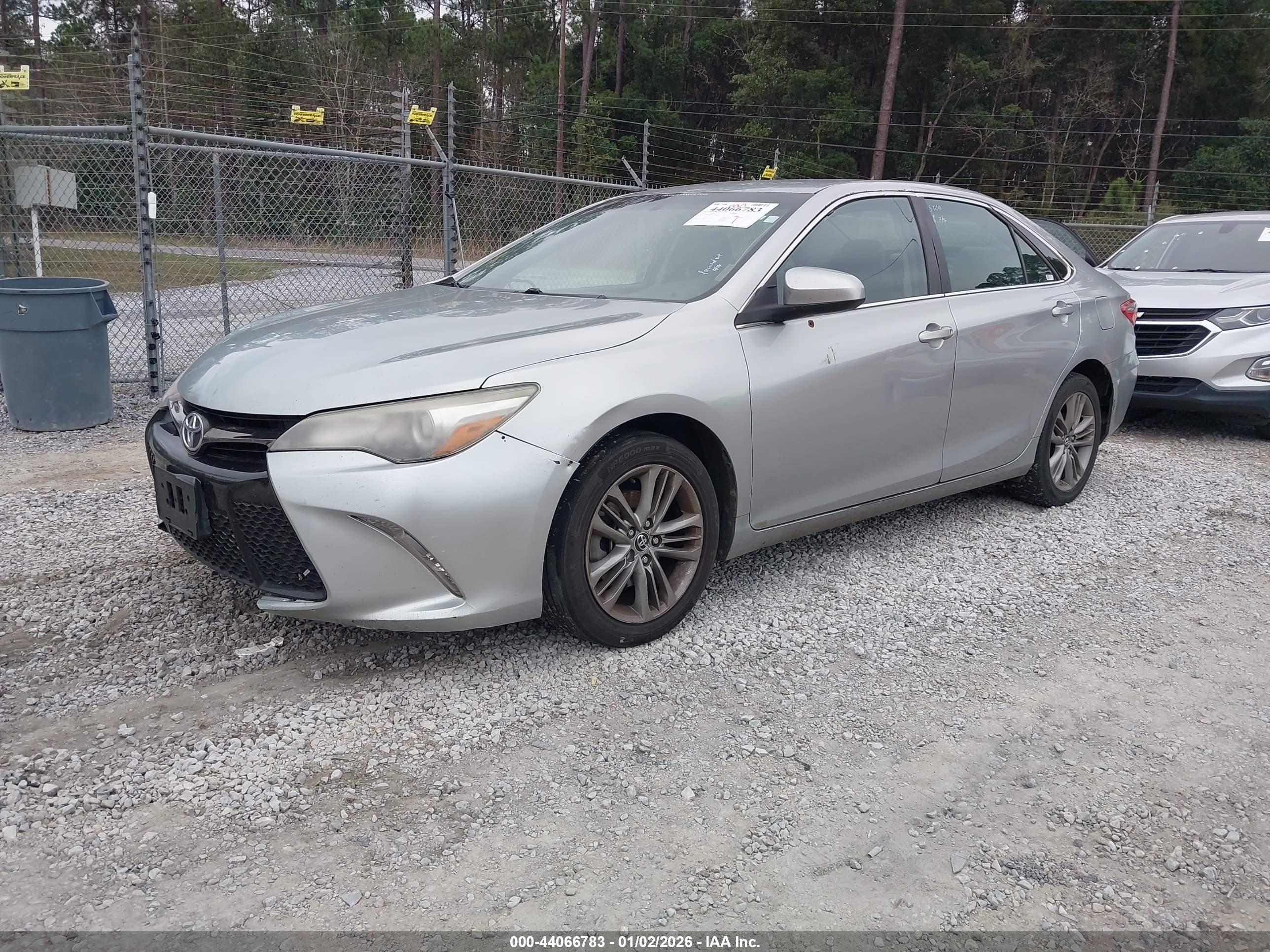 TOYOTA CAMRY image 2