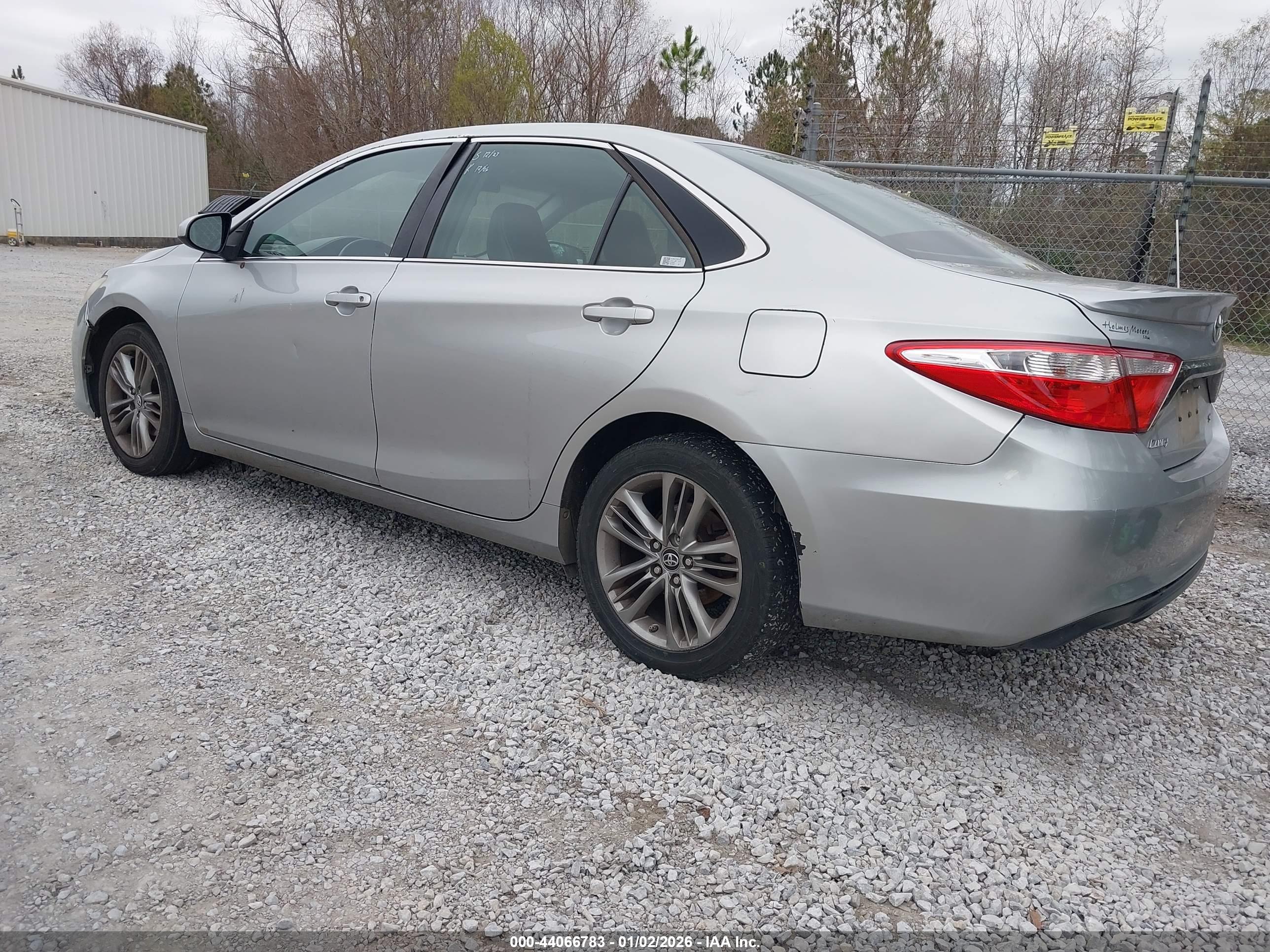 TOYOTA CAMRY image 3