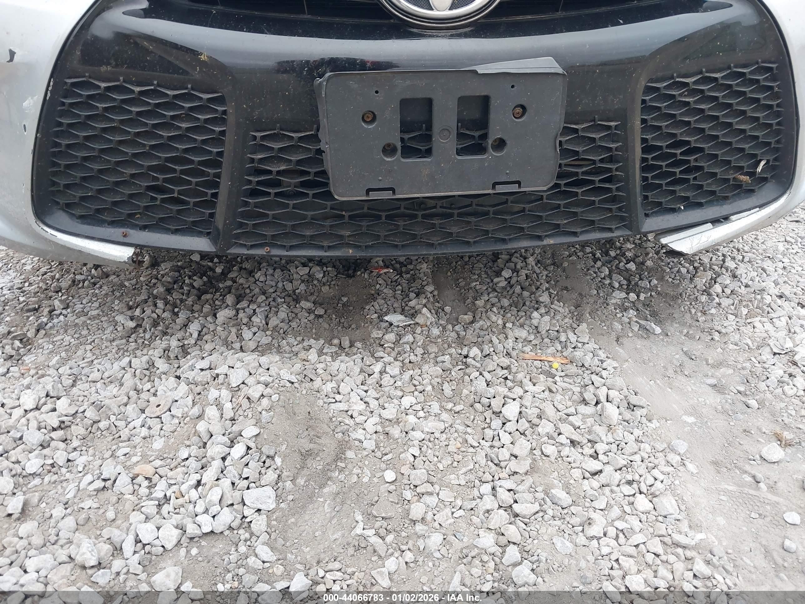 TOYOTA CAMRY image 6