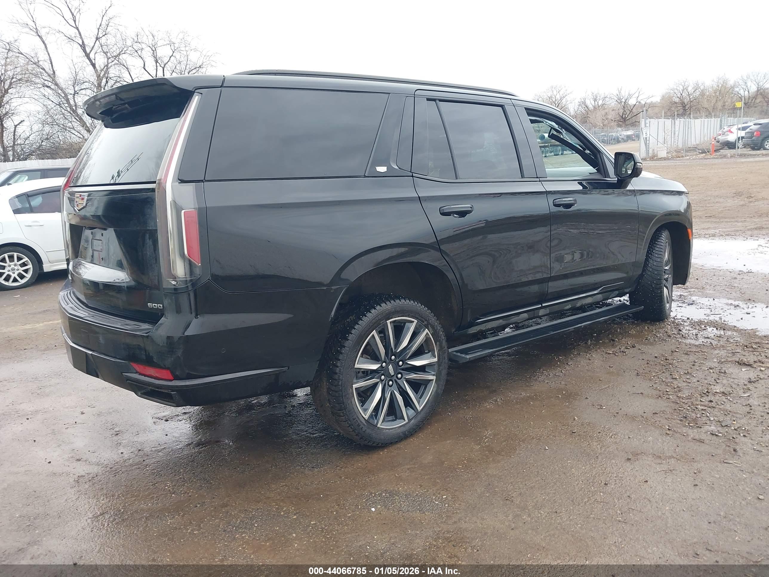 CADILLAC ESCALADE image 4