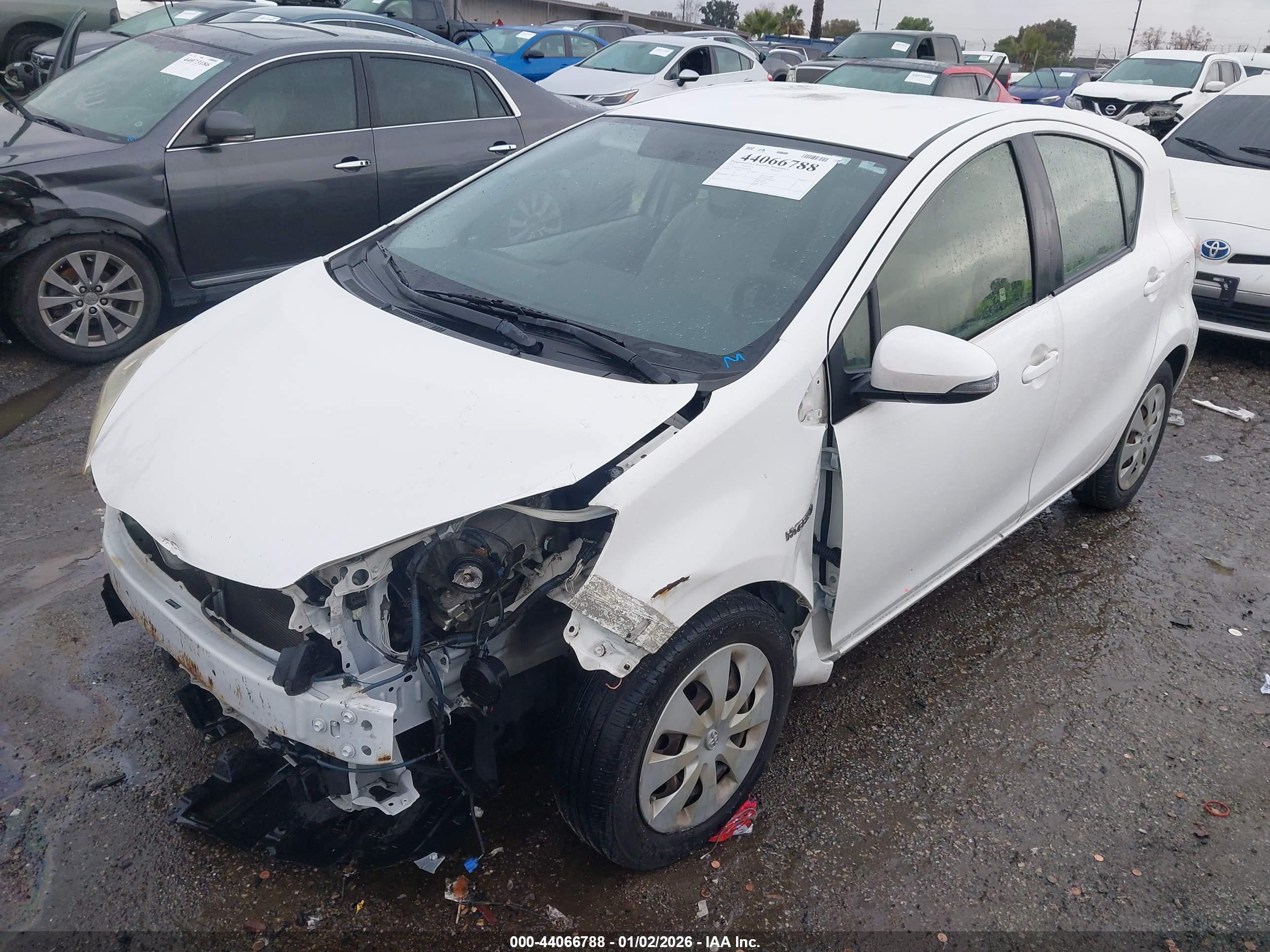 TOYOTA PRIUS image 2