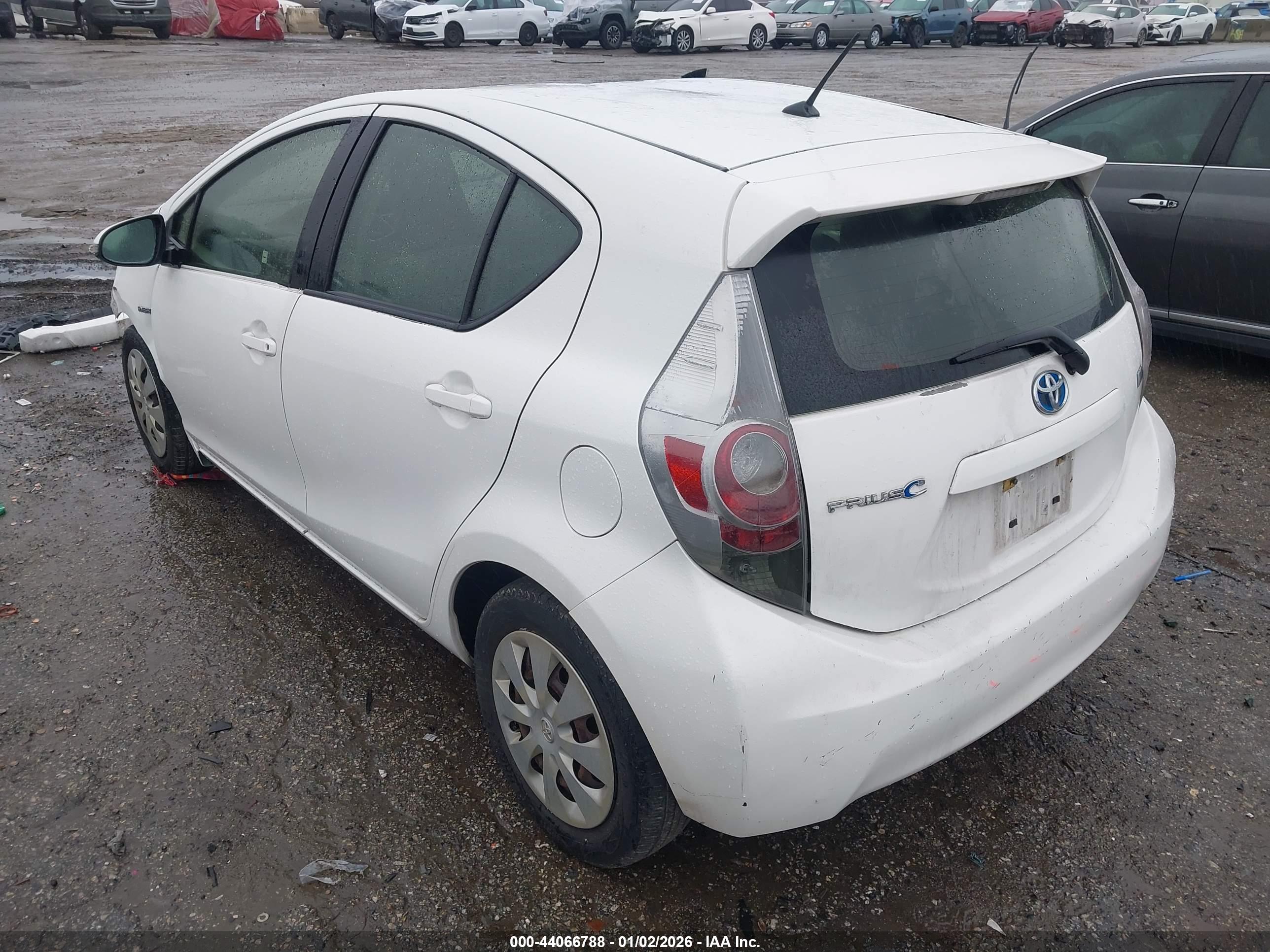 TOYOTA PRIUS image 3