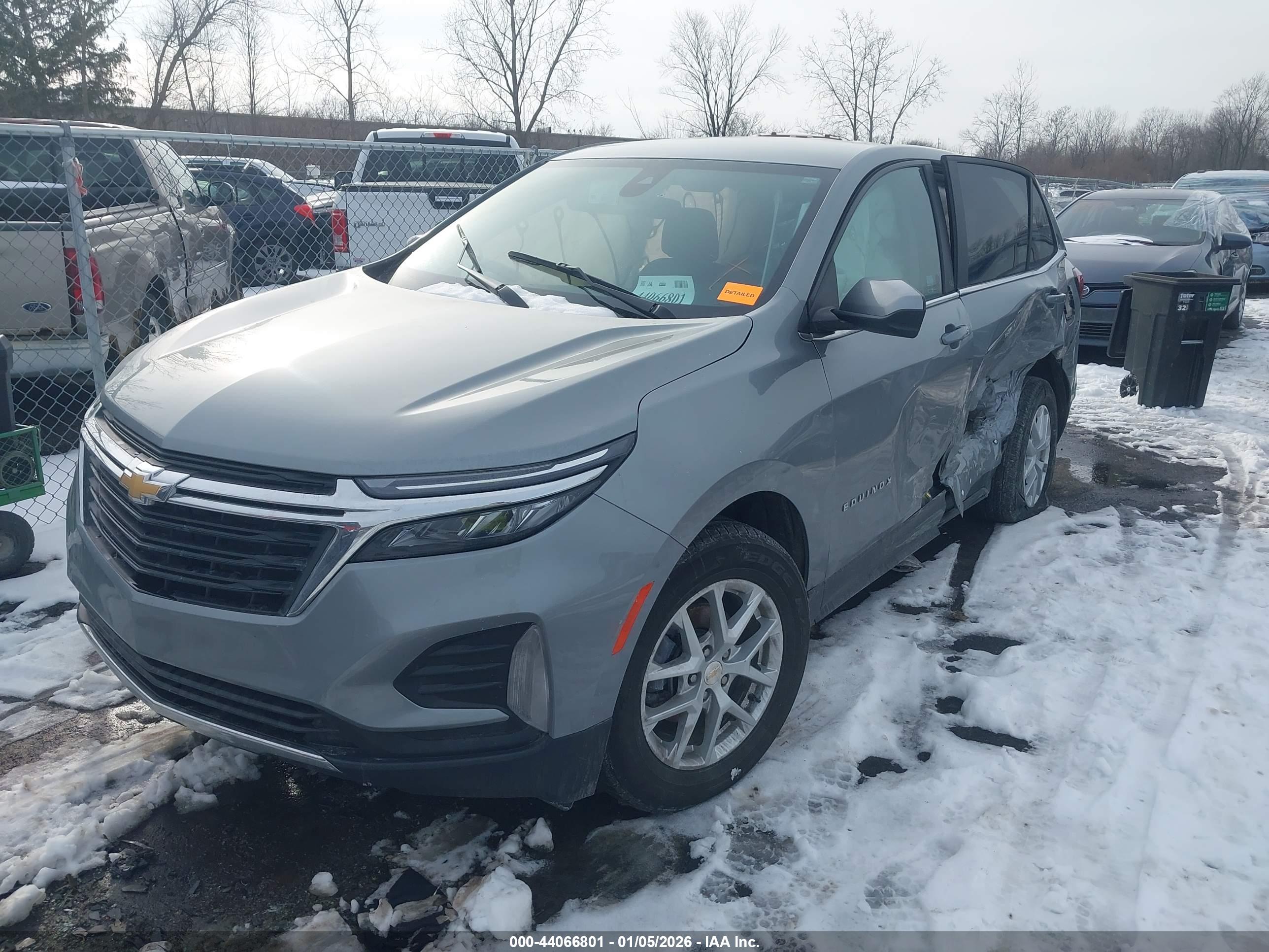 CHEVROLET EQUINOX image 2