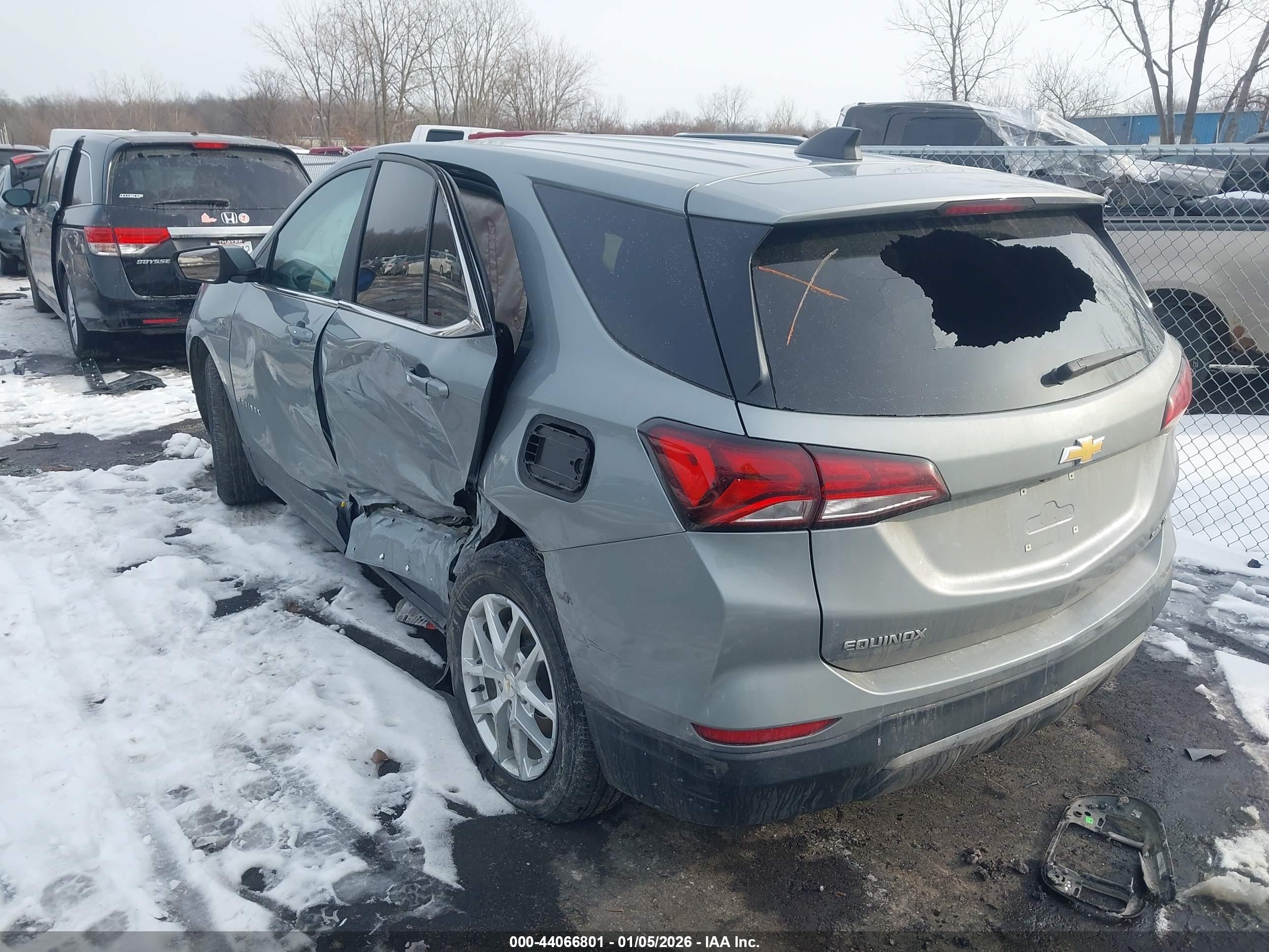 CHEVROLET EQUINOX image 3